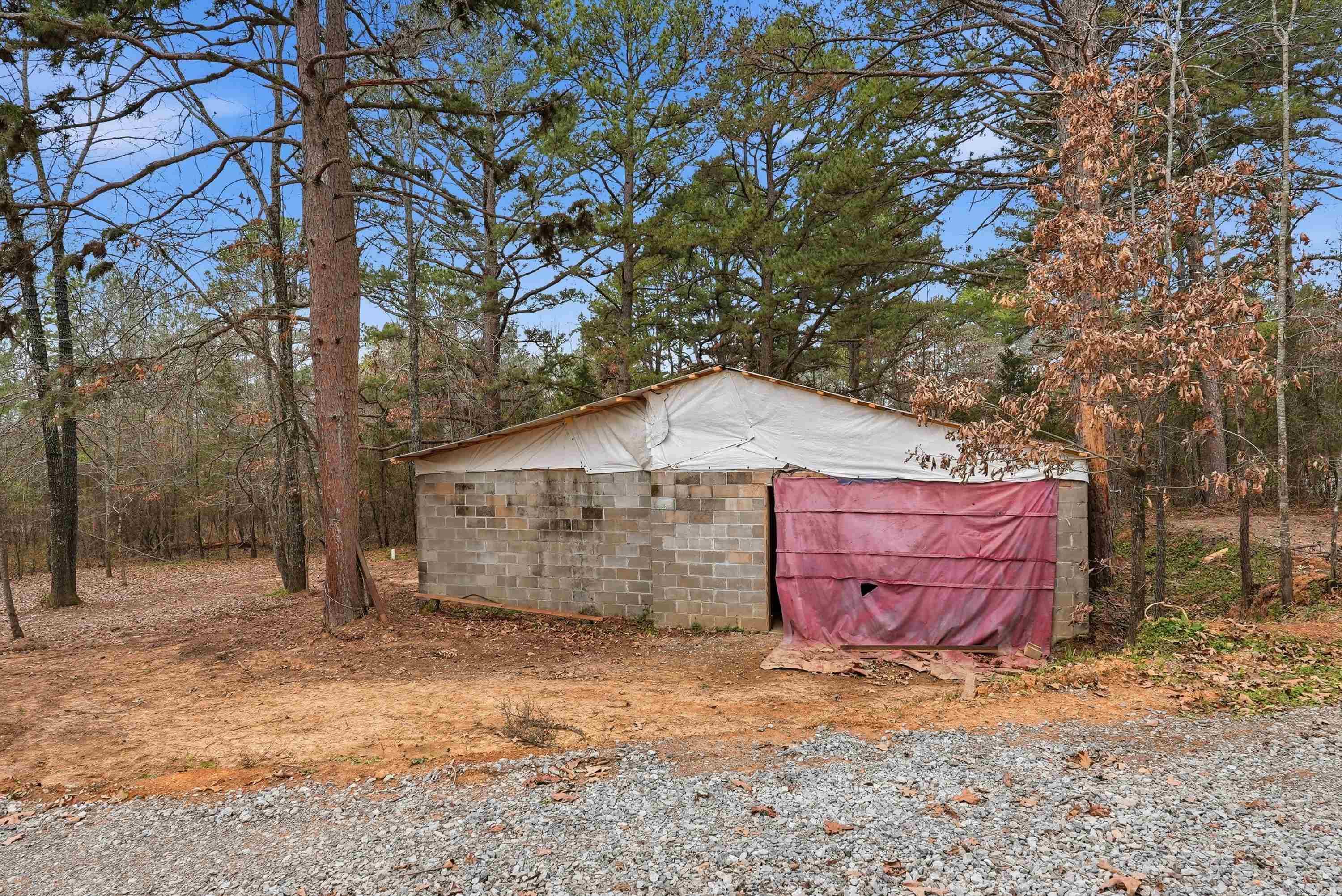 2605 Silver Ridge Rd.  Drasco, AR