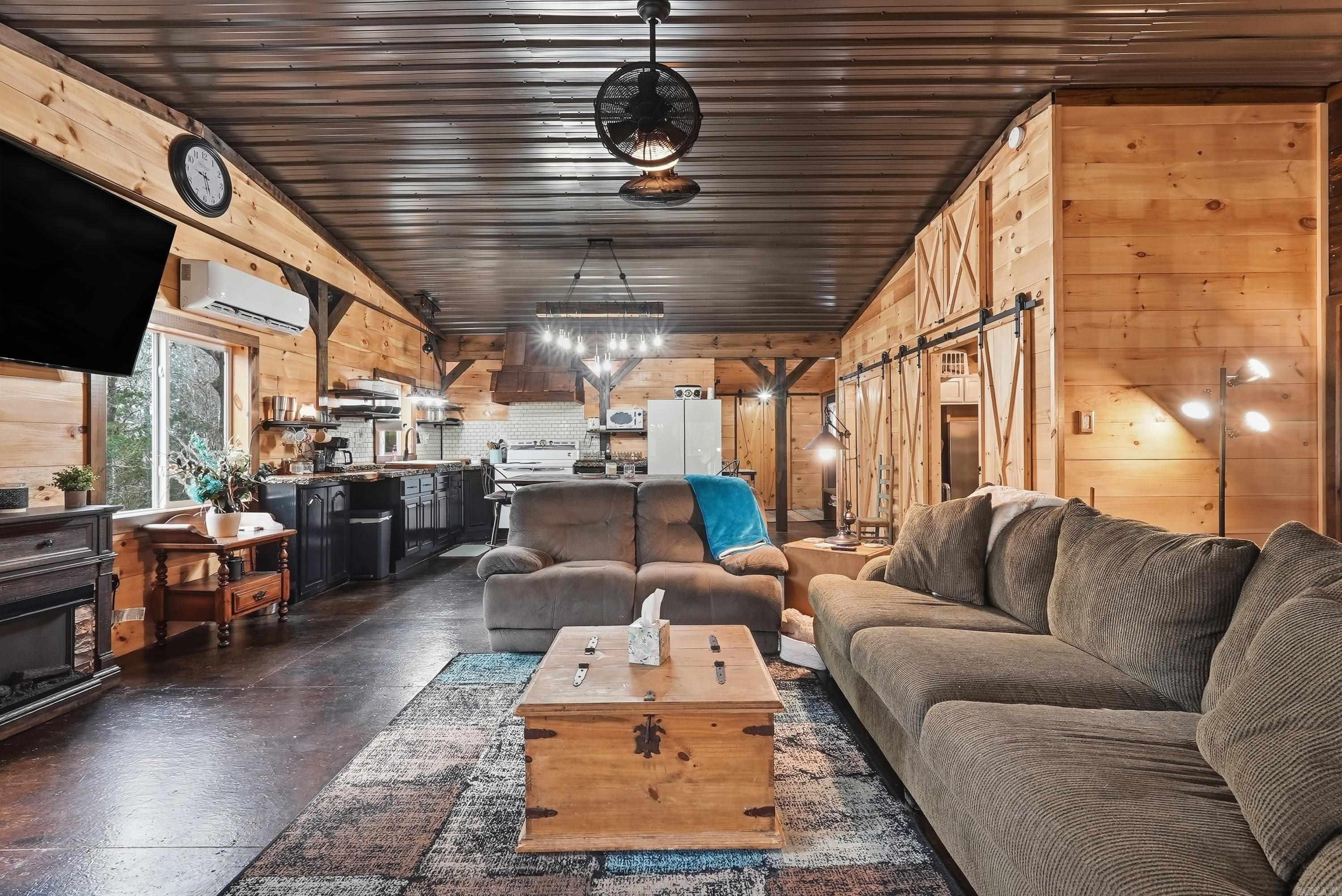 2605 Silver Ridge Rd.  Drasco, AR