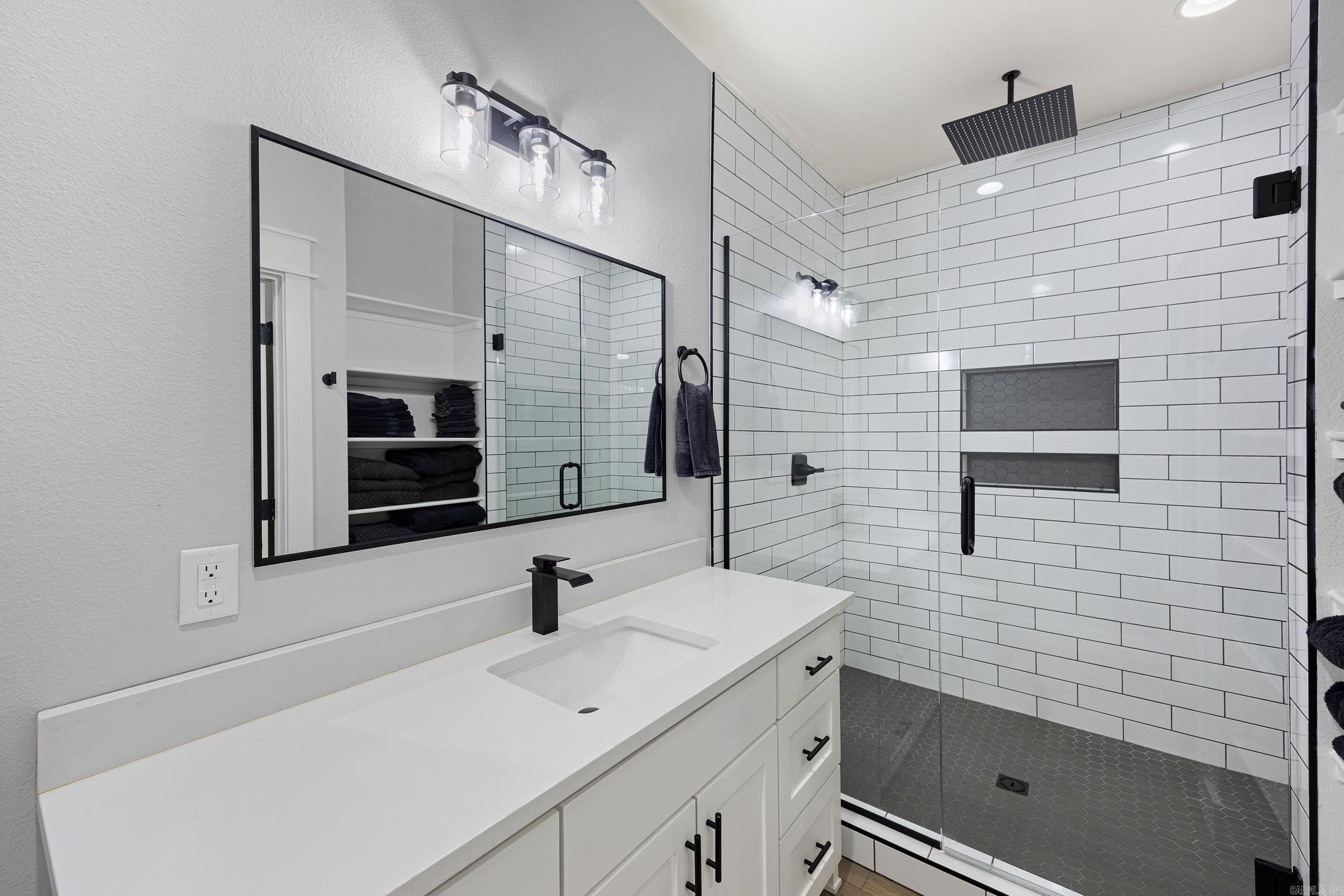 211 Woodland Shores  Clinton, AR