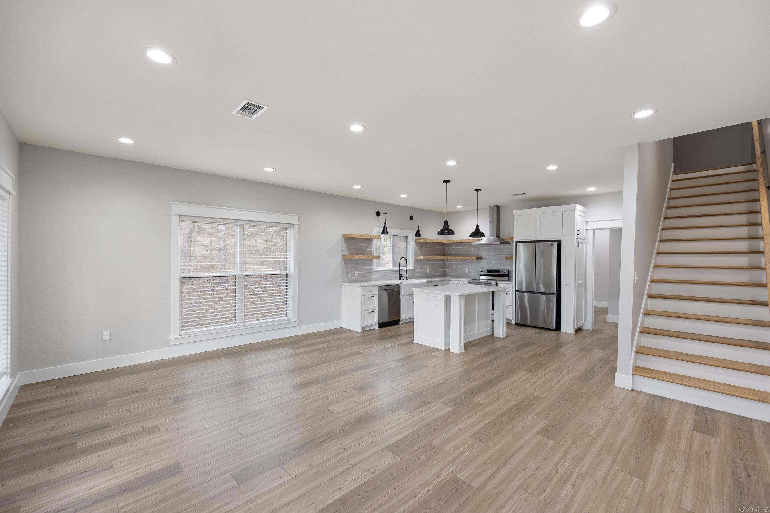 211 Woodland Shores  Clinton, AR