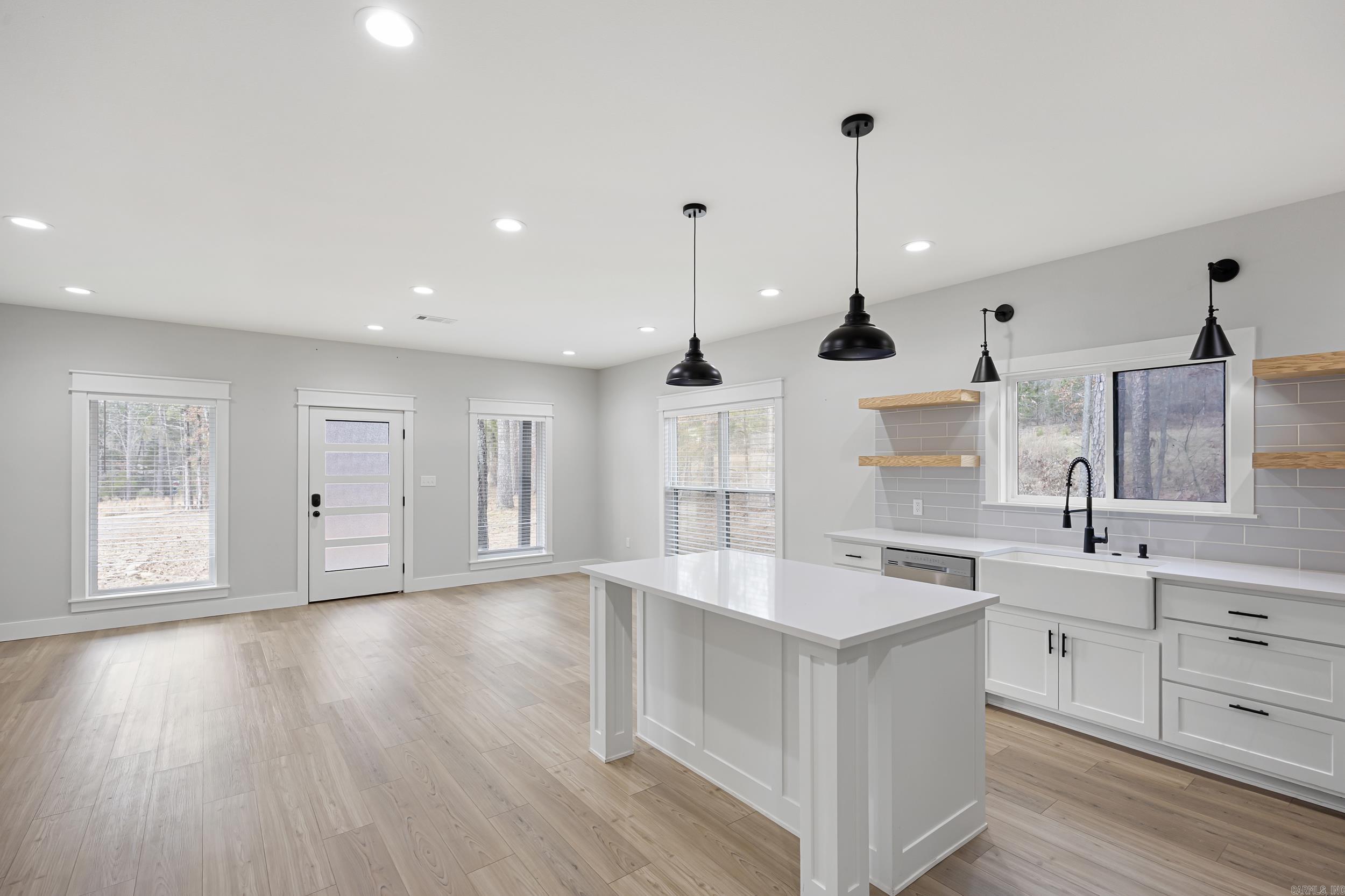 211 Woodland Shores  Clinton, AR