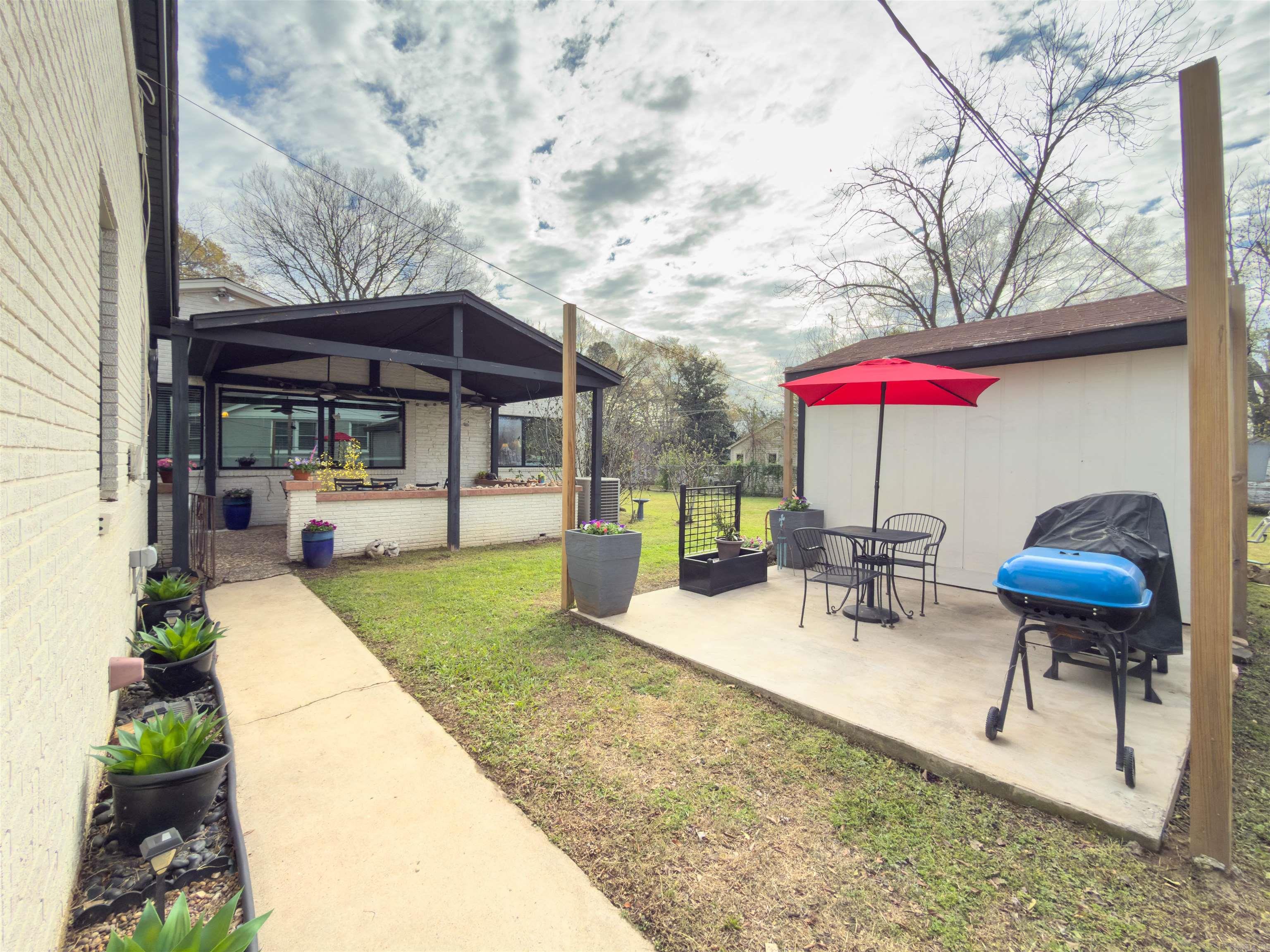 700 W D  North Little Rock, AR