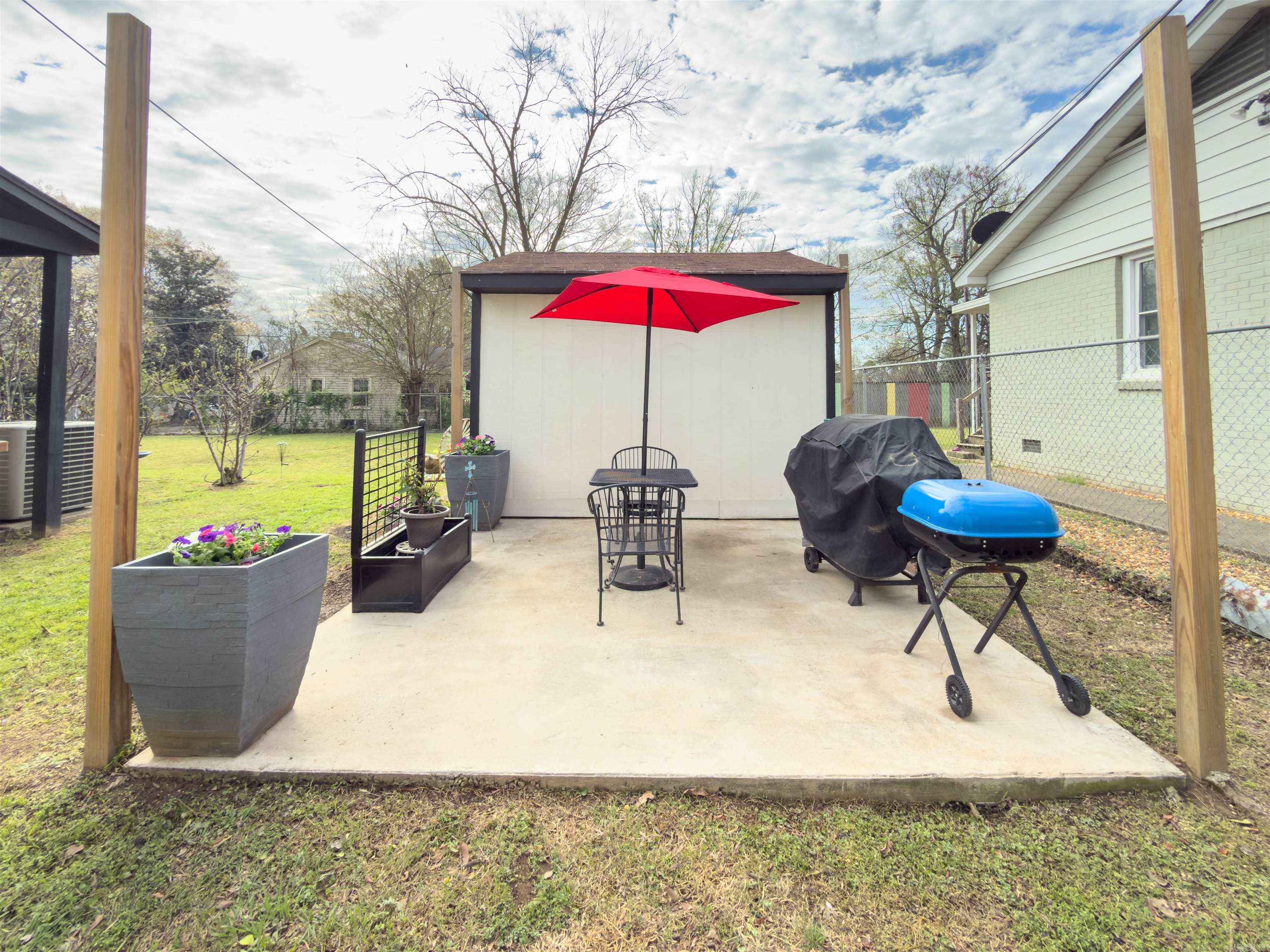 700 W D  North Little Rock, AR