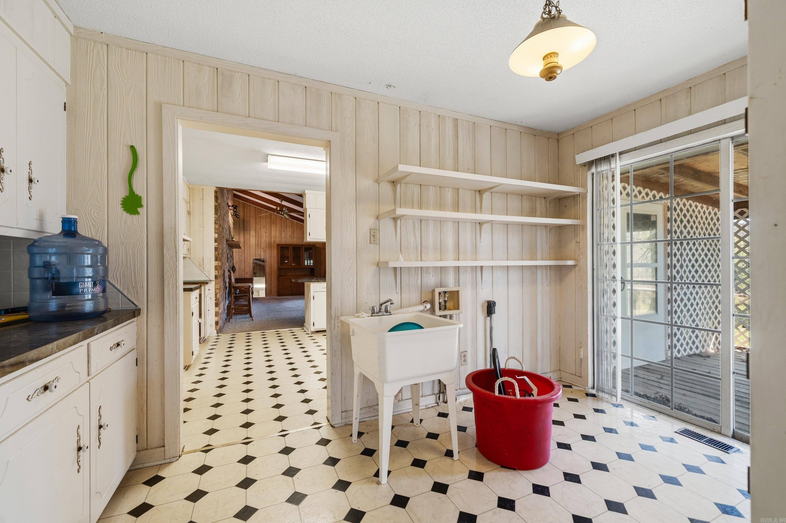 225 Watkins  Mount Ida, AR