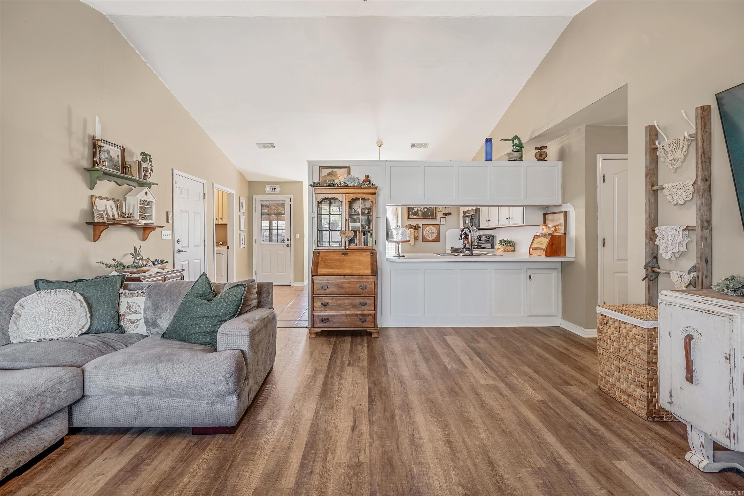 3 Steele Magnolia  Greenbrier, AR