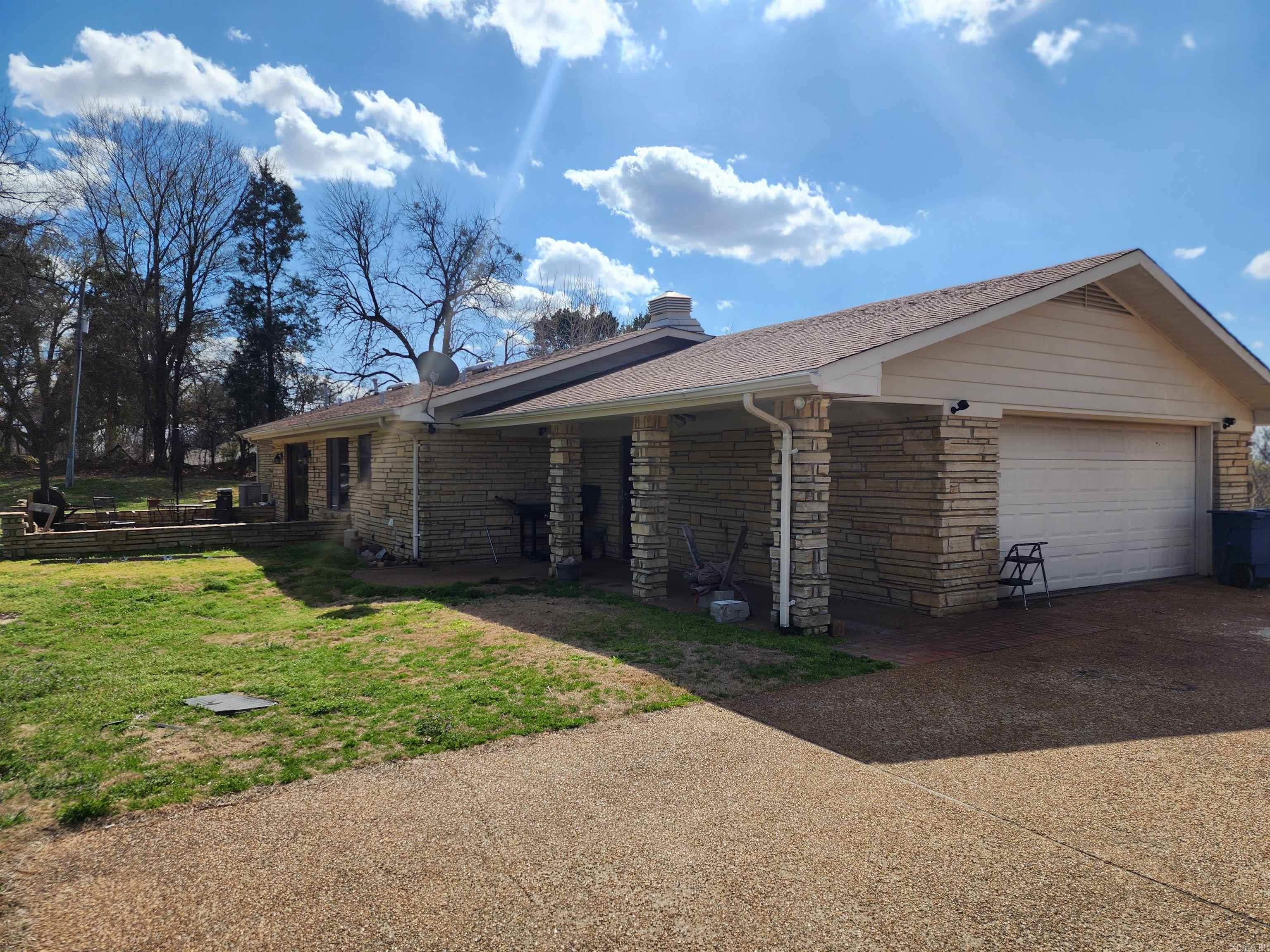 2526 Hwy 242 W  Lexa, AR