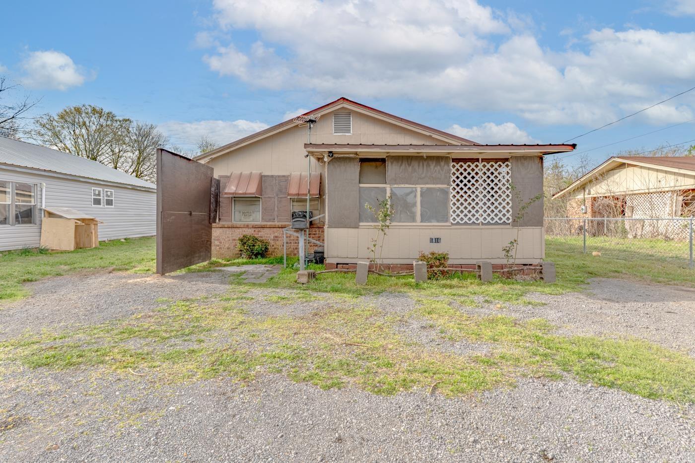 1816 Eubanks  Newport, AR