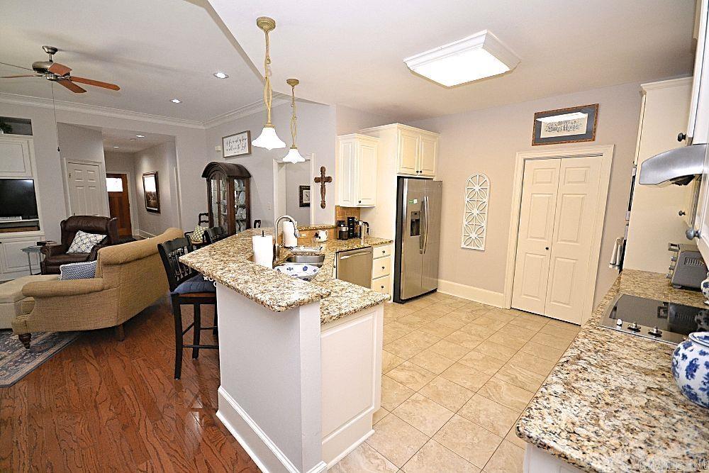 1805 Stagecoach Village  Little Rock, AR