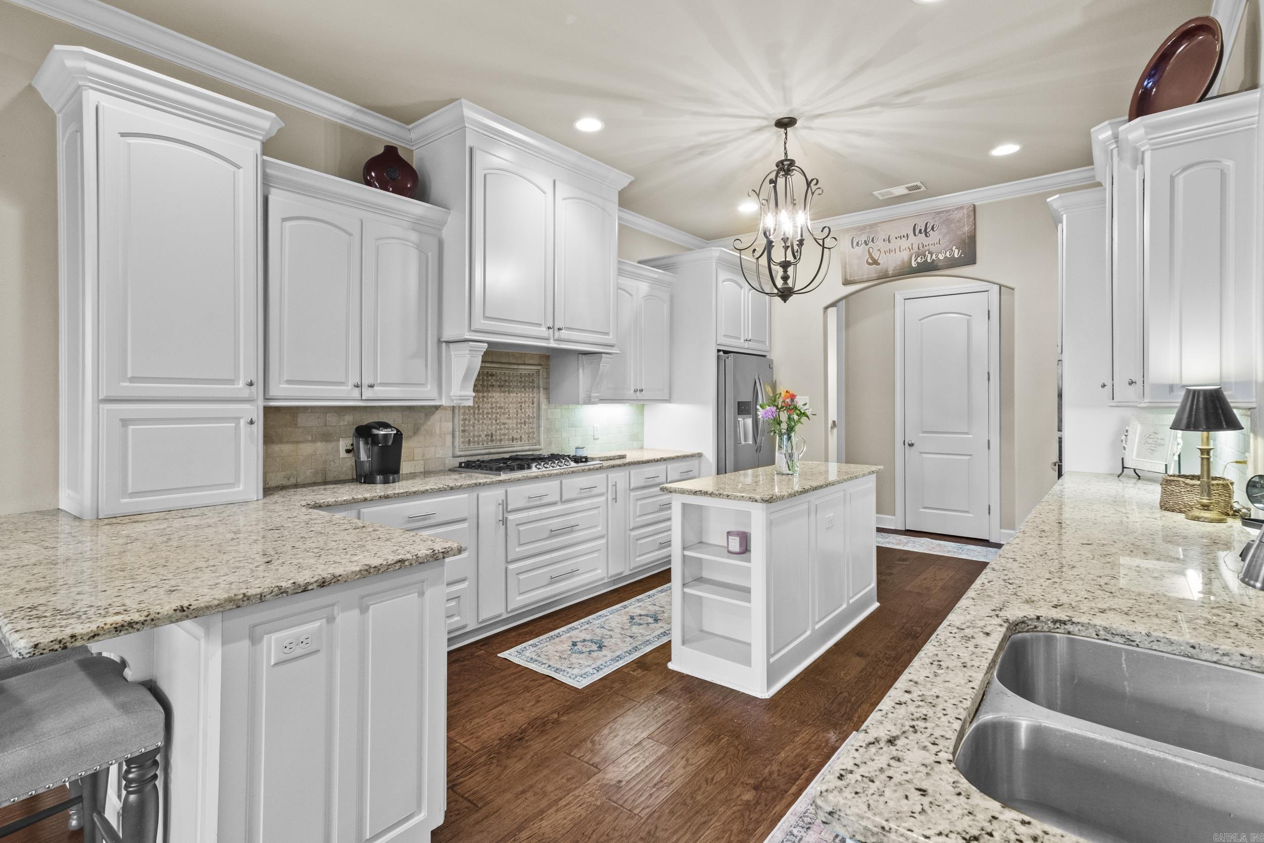 9833 Oak Heights  Sherwood, AR