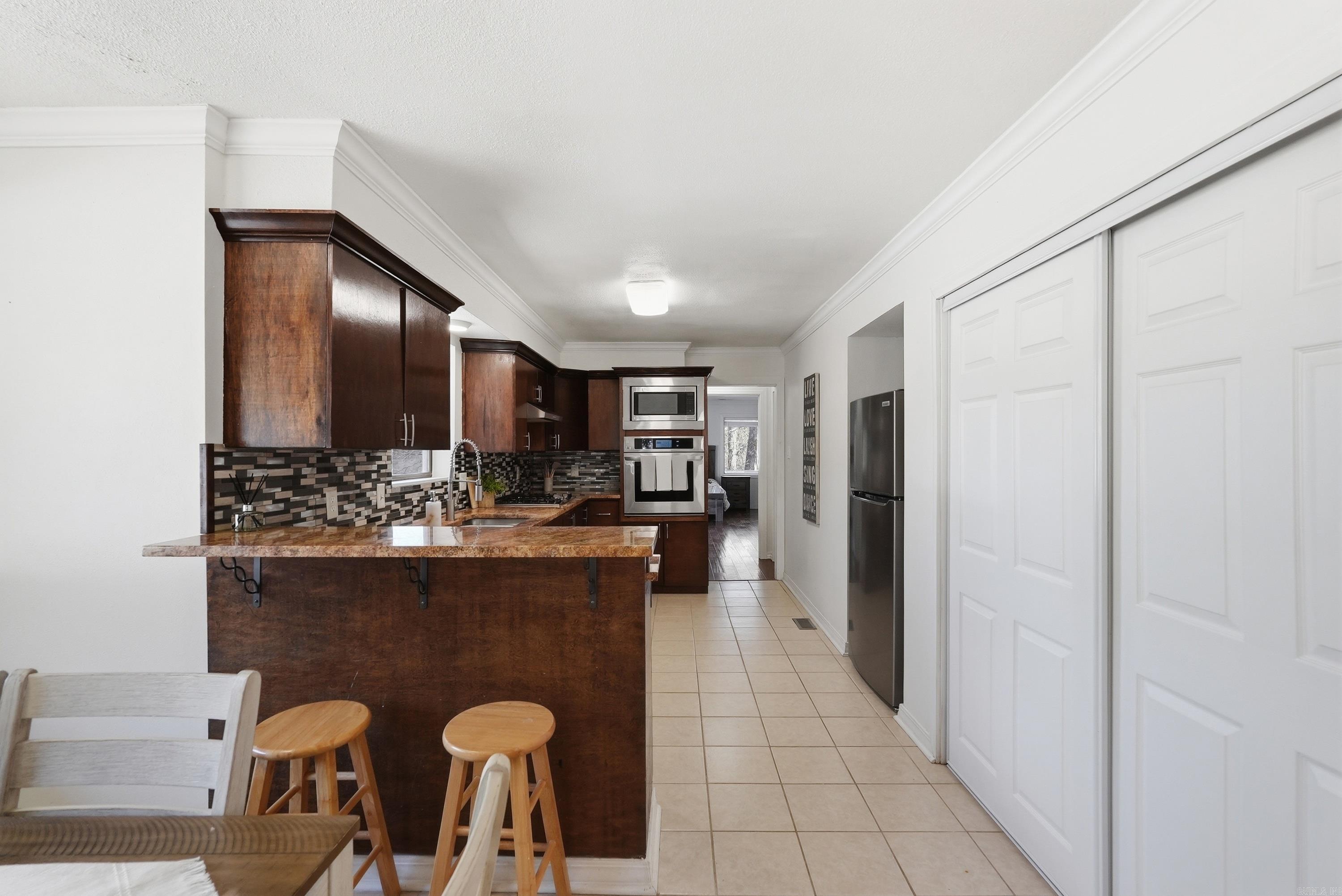 240 Pine Knot  Fairfield Bay, AR