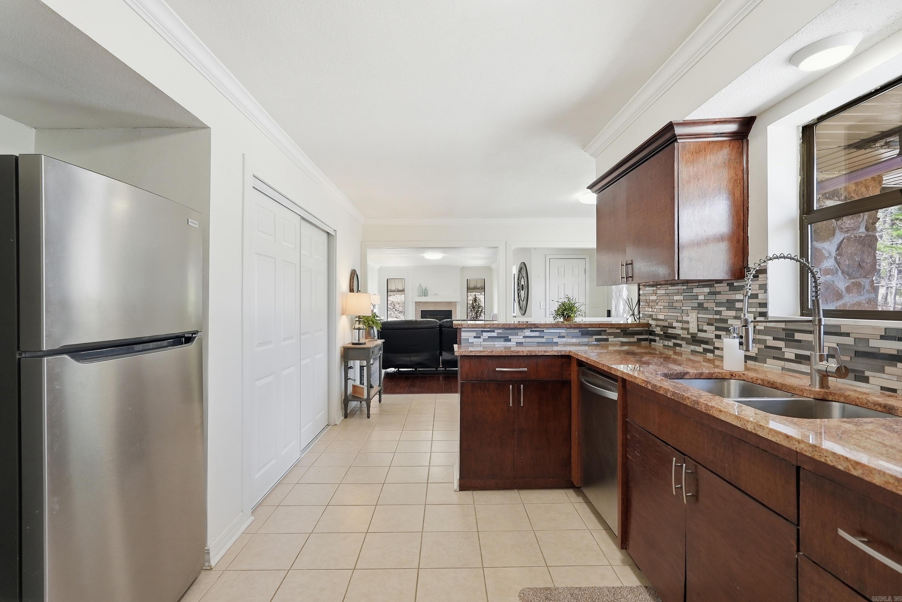 240 Pine Knot  Fairfield Bay, AR