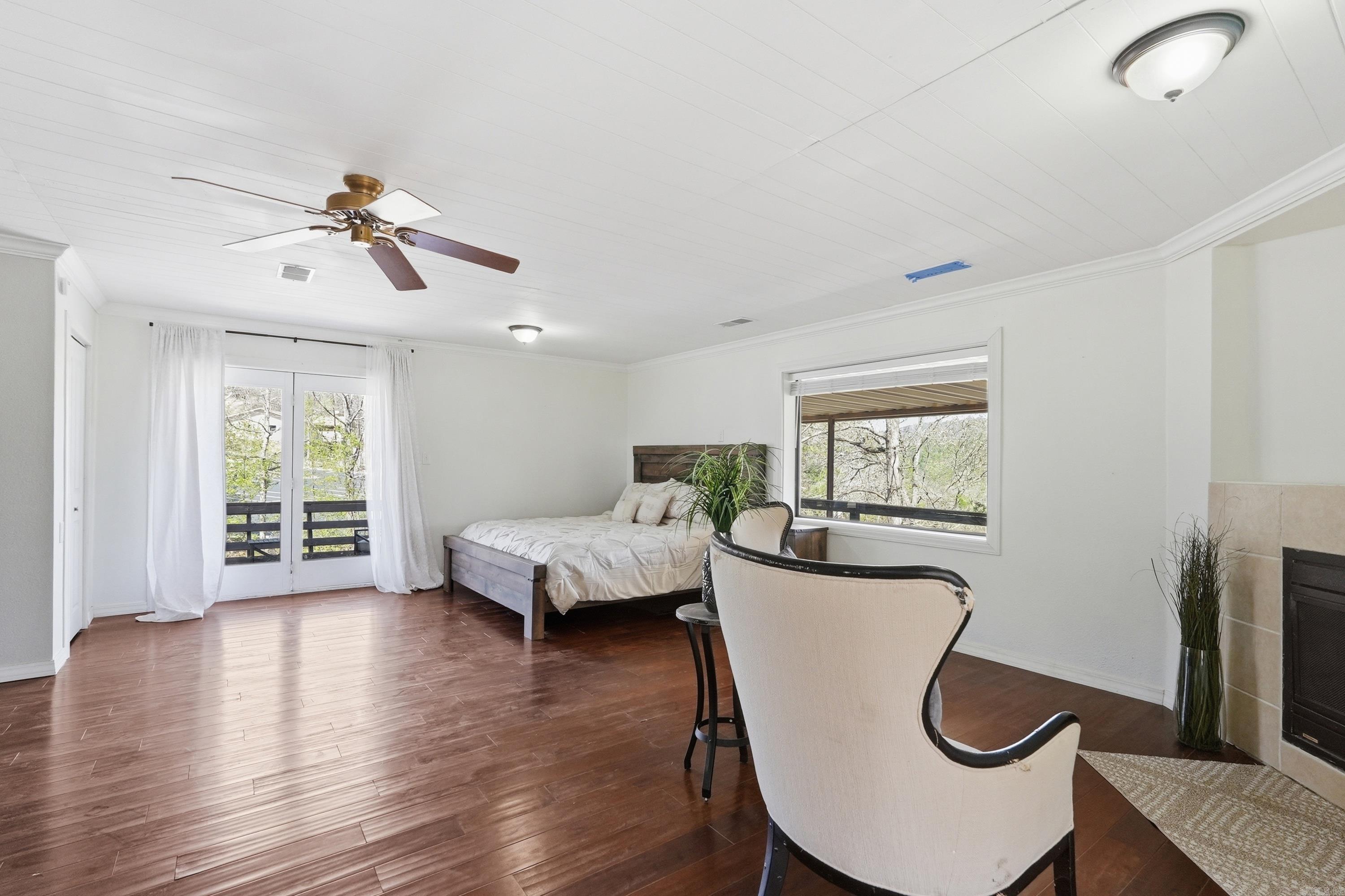 240 Pine Knot  Fairfield Bay, AR