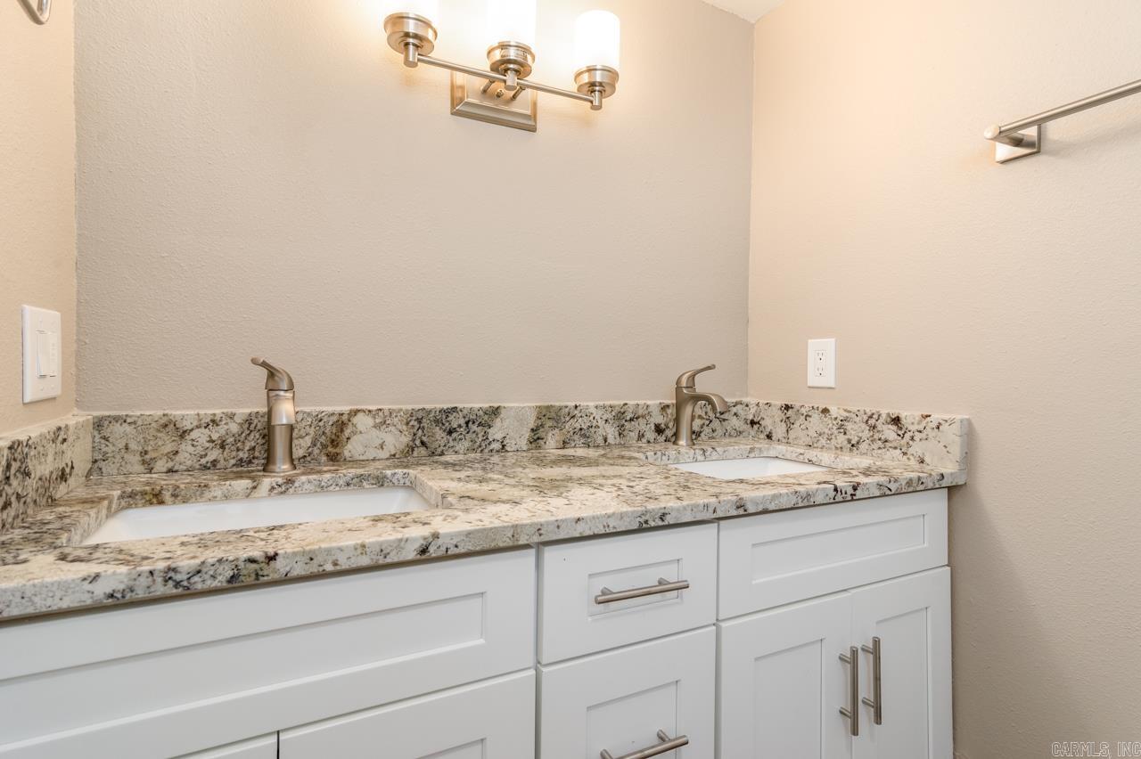 111 Oyster Bay Overlook  Hot Springs, AR