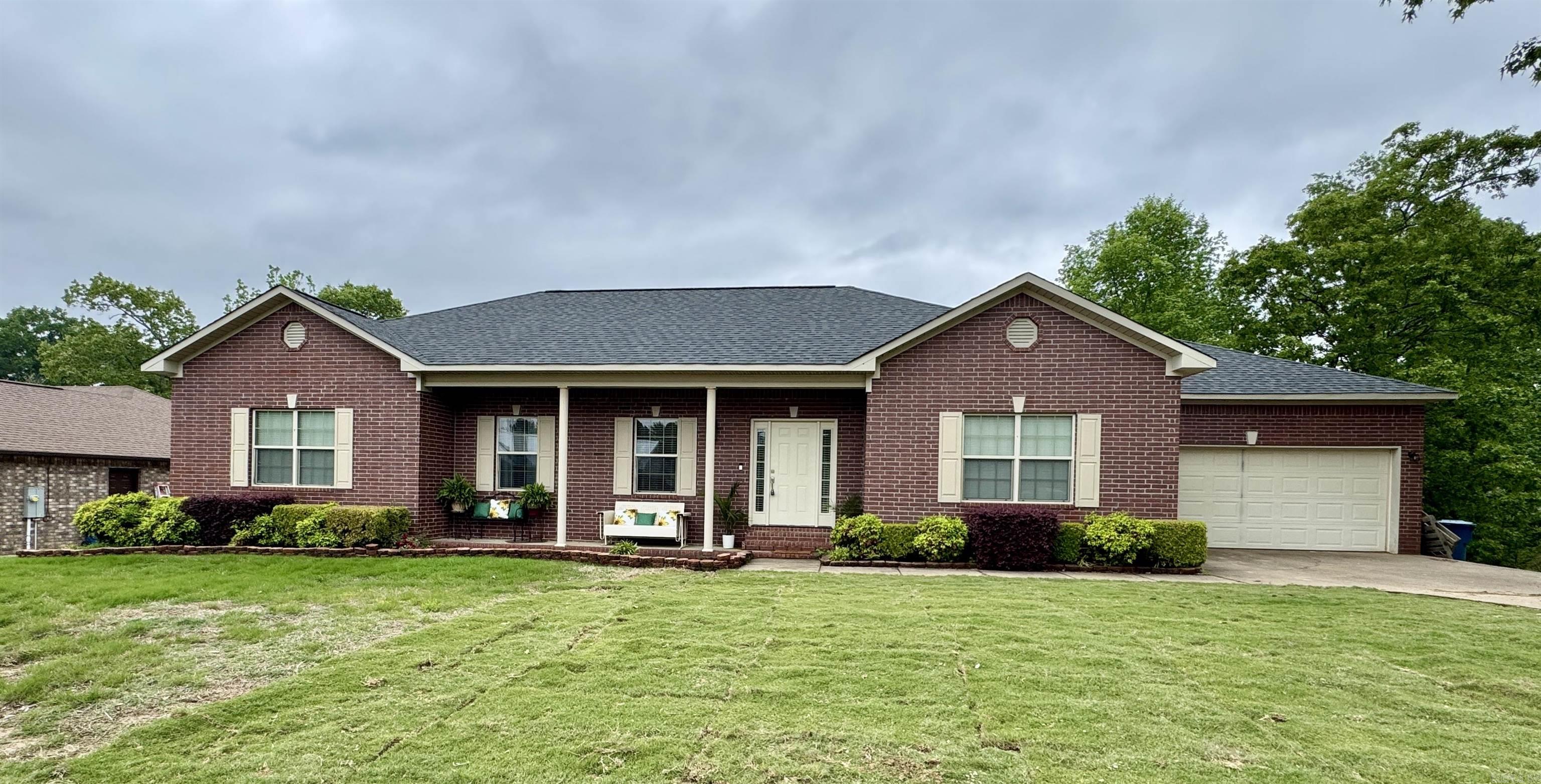 1710 Royal Oaks  Malvern, AR