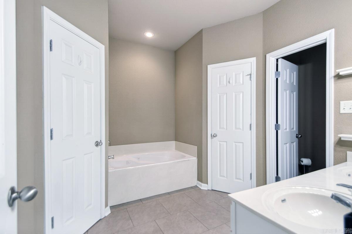 1710 Royal Oaks  Malvern, AR