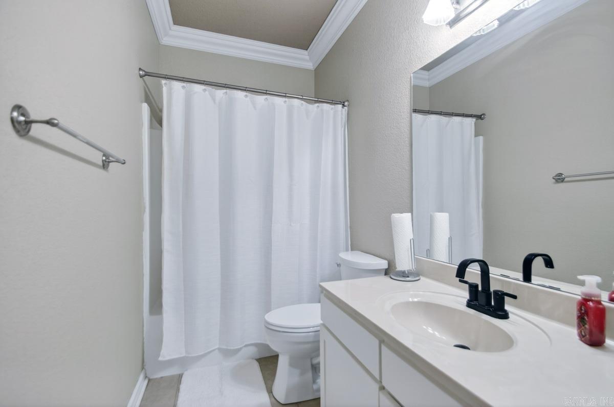 1710 Royal Oaks  Malvern, AR