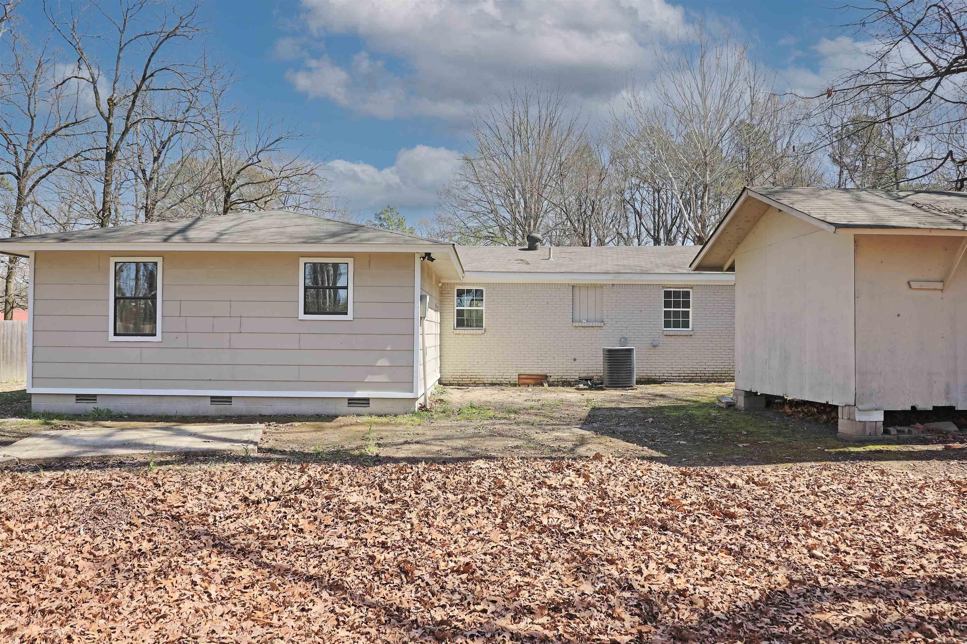 1100 Blue Acres  White Hall, AR