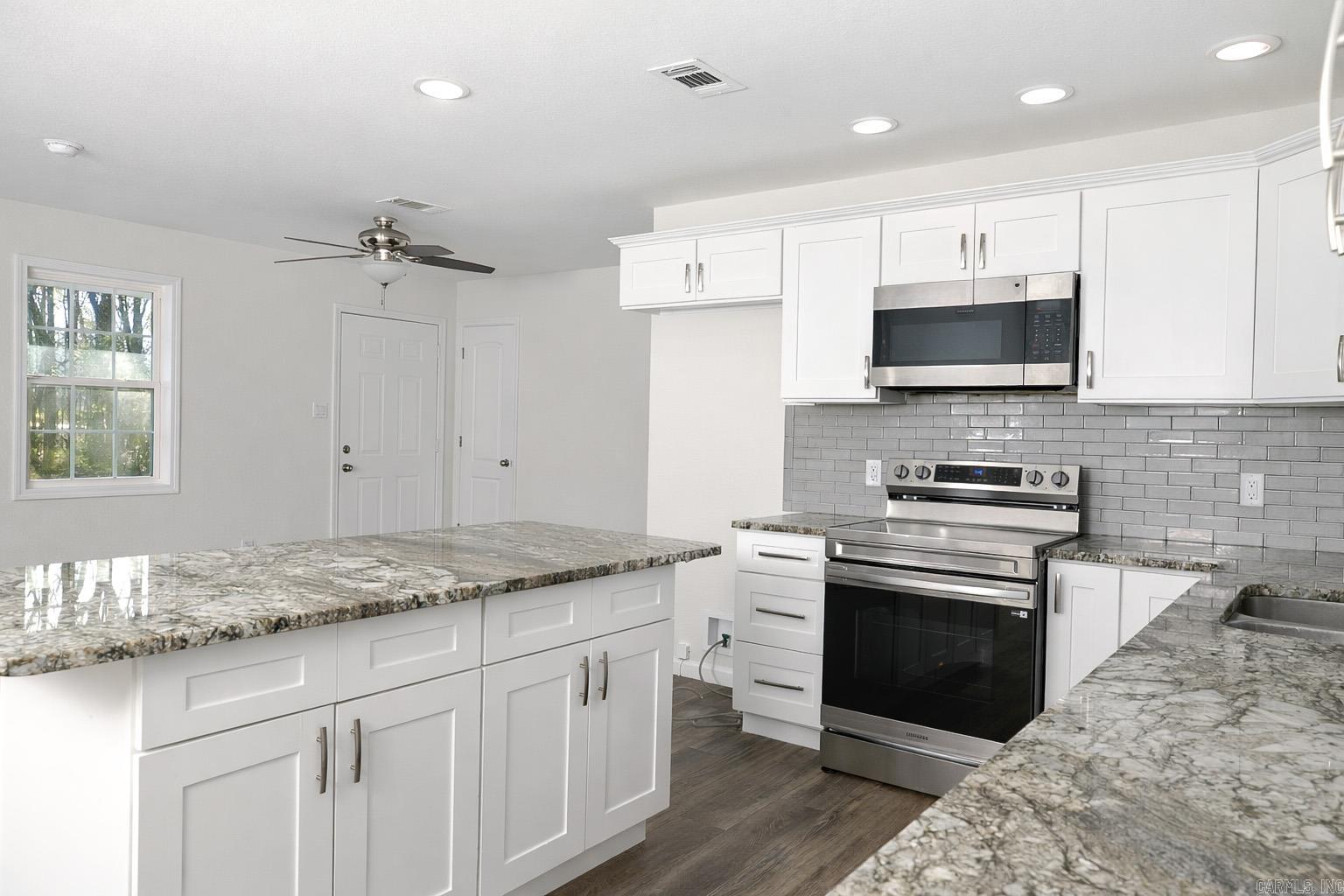 1100 Blue Acres  White Hall, AR