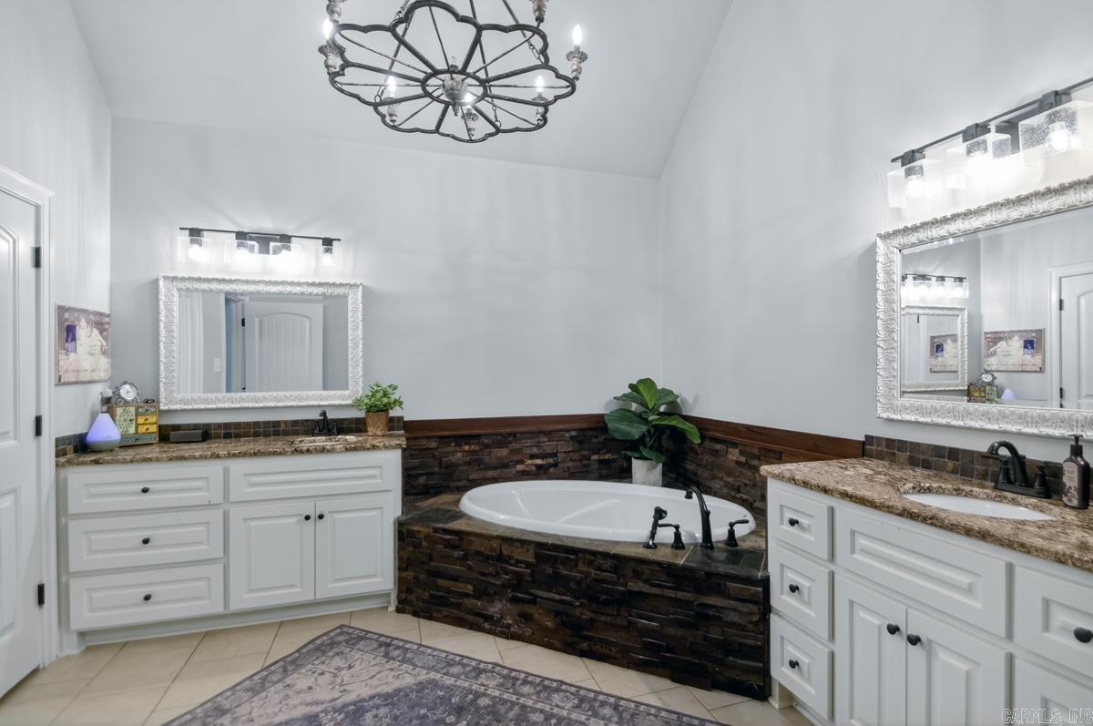 9017 Naples  Benton, AR