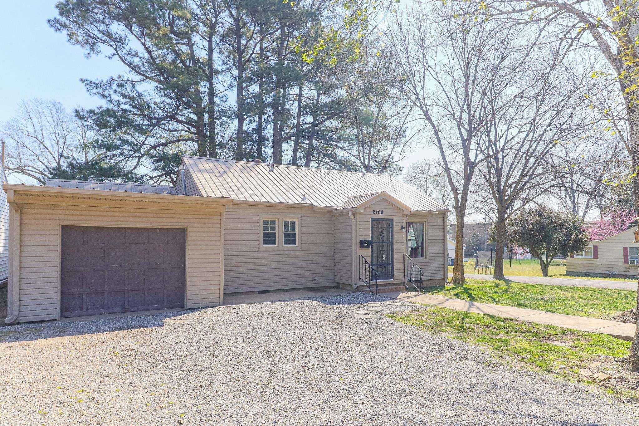 2104 Hampton  Jonesboro, AR