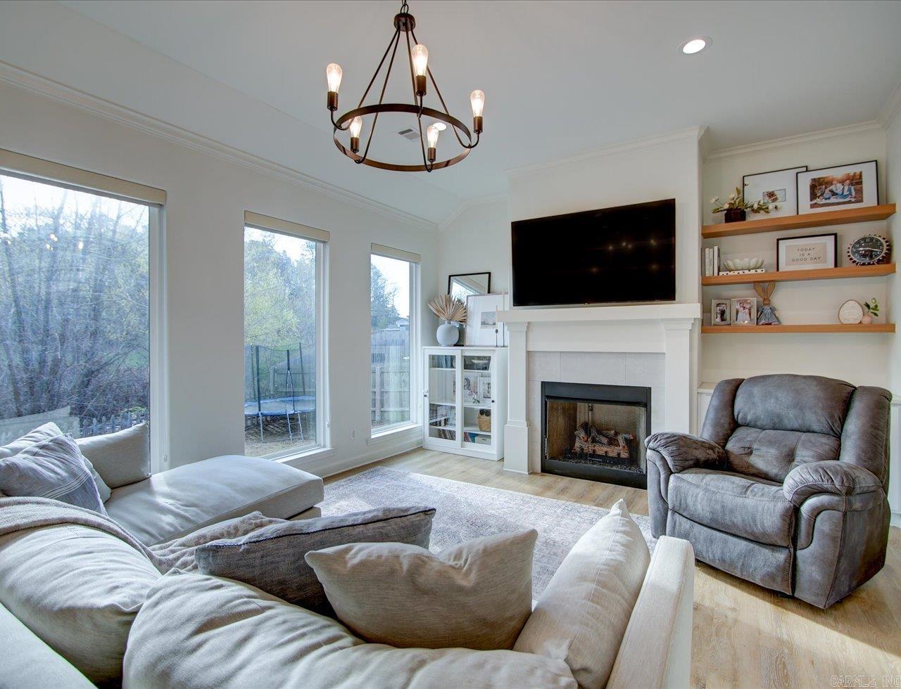 215 Windcrest Cir  Hot Springs, AR