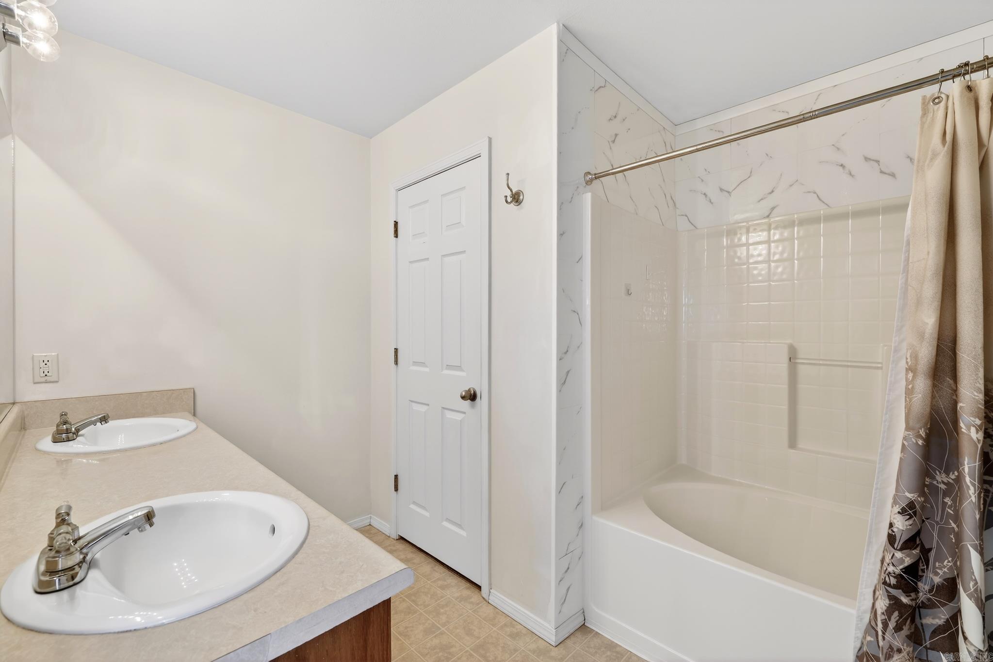 2002 Auburn Hills  Benton, AR