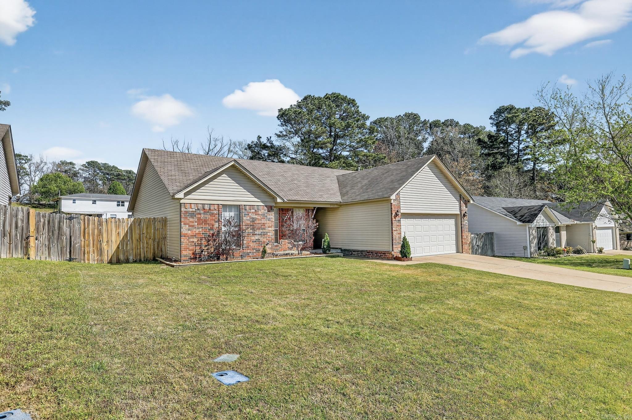 2002 Auburn Hills  Benton, AR