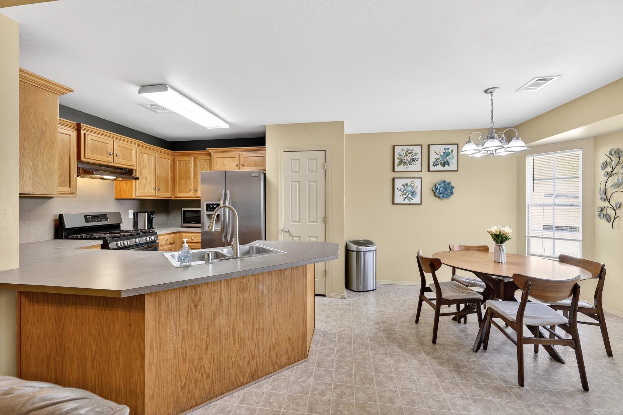 2002 Auburn Hills  Benton, AR