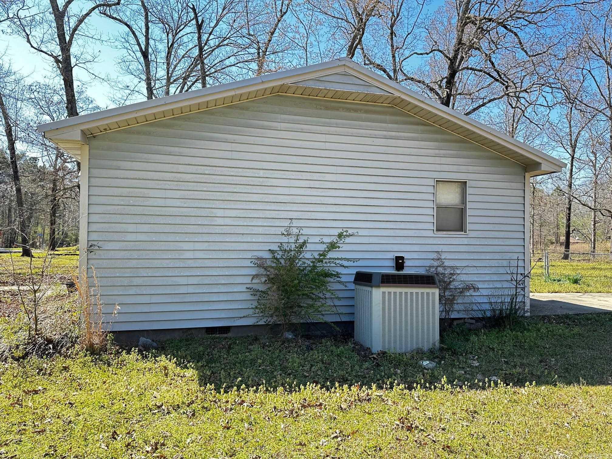 8221 Shannon  Pine Bluff, AR