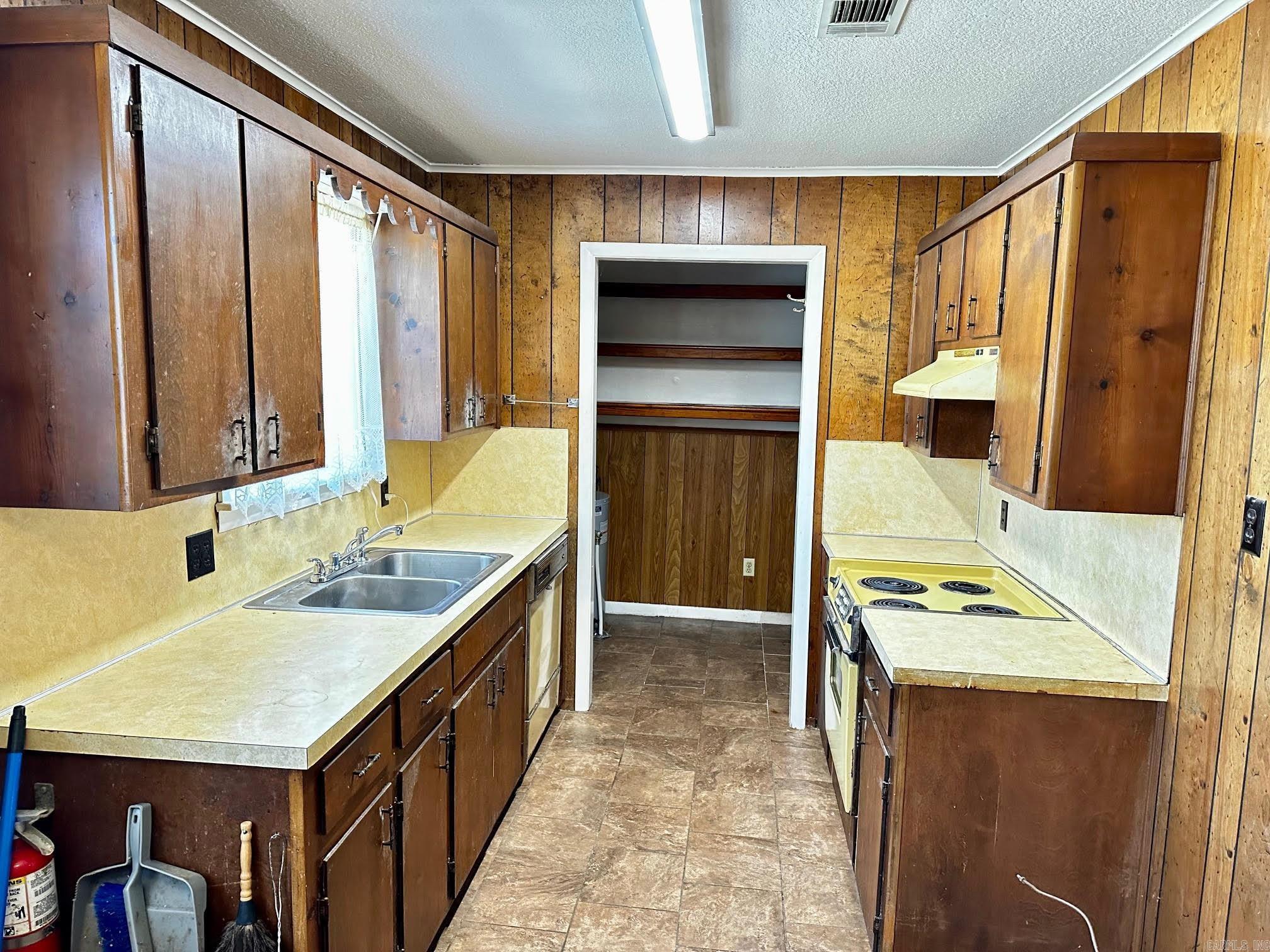 8221 Shannon  Pine Bluff, AR