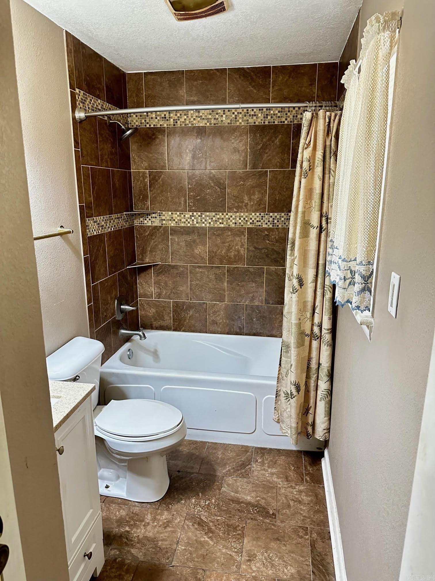 8221 Shannon  Pine Bluff, AR