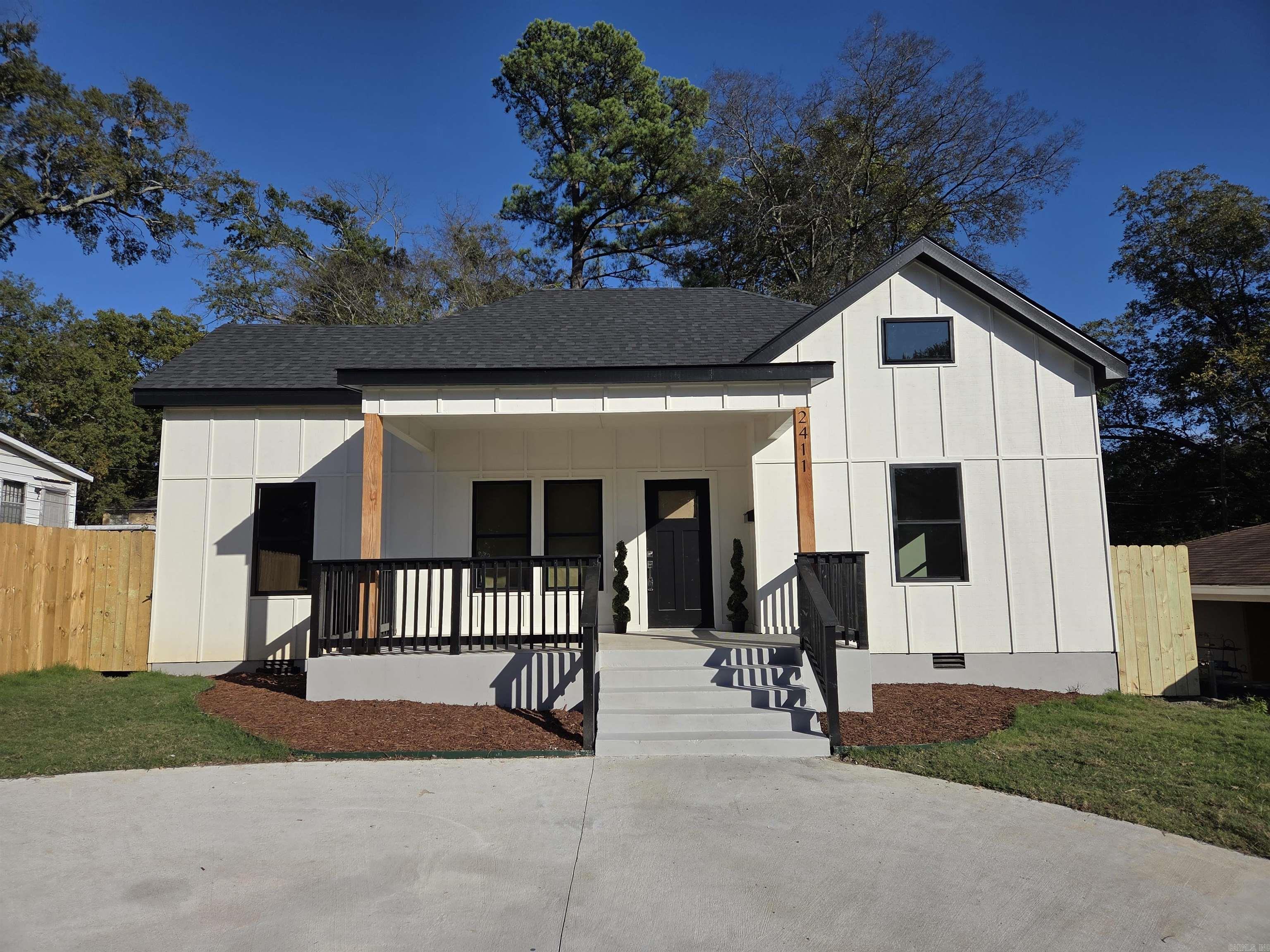 2411 S Schiller  Little Rock, AR