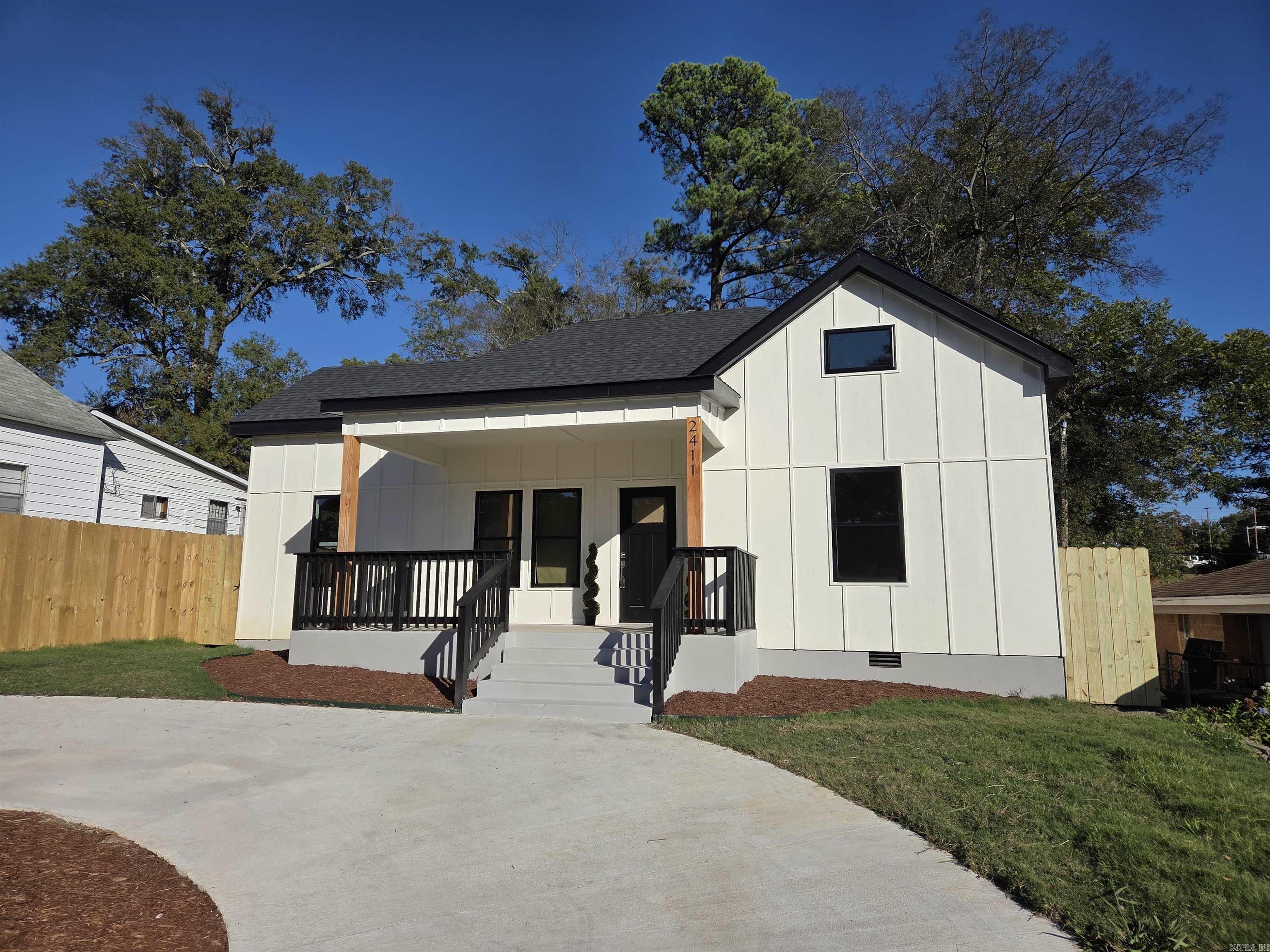 2411 S Schiller  Little Rock, AR