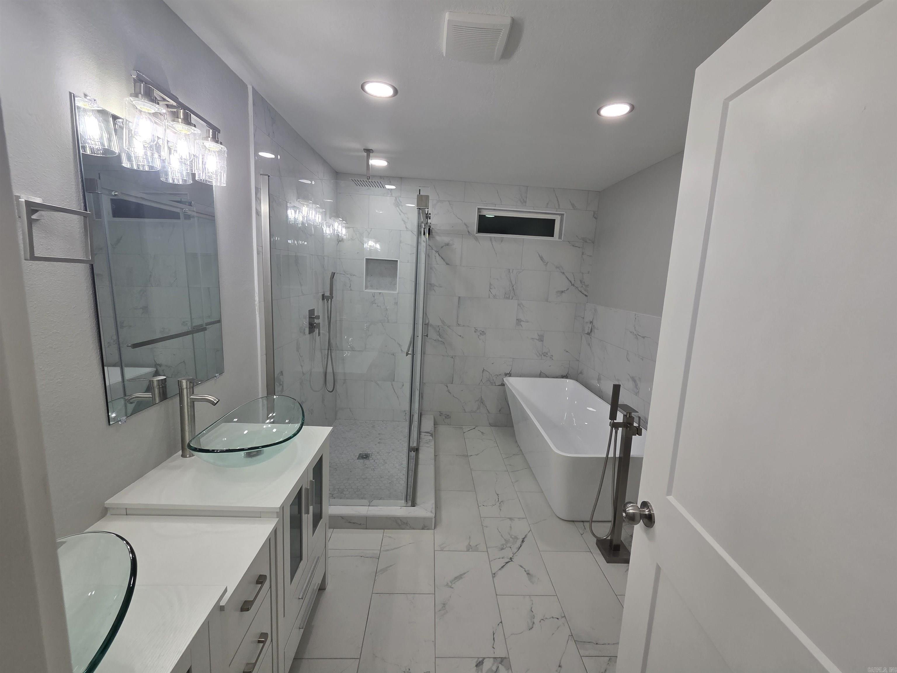 2411 S Schiller  Little Rock, AR