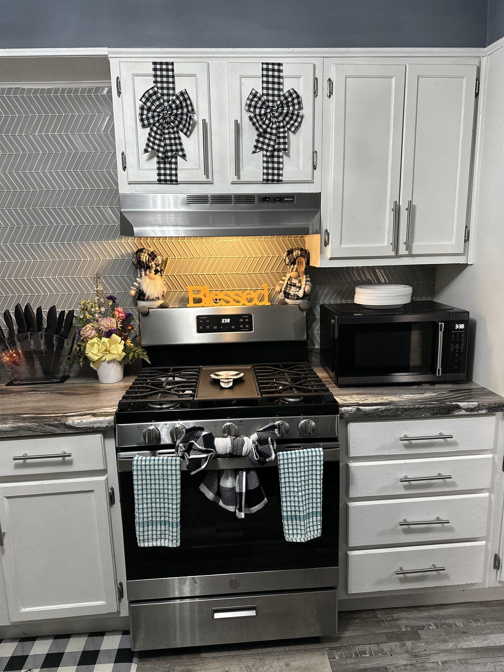 2707 Colonial  Pine Bluff, AR