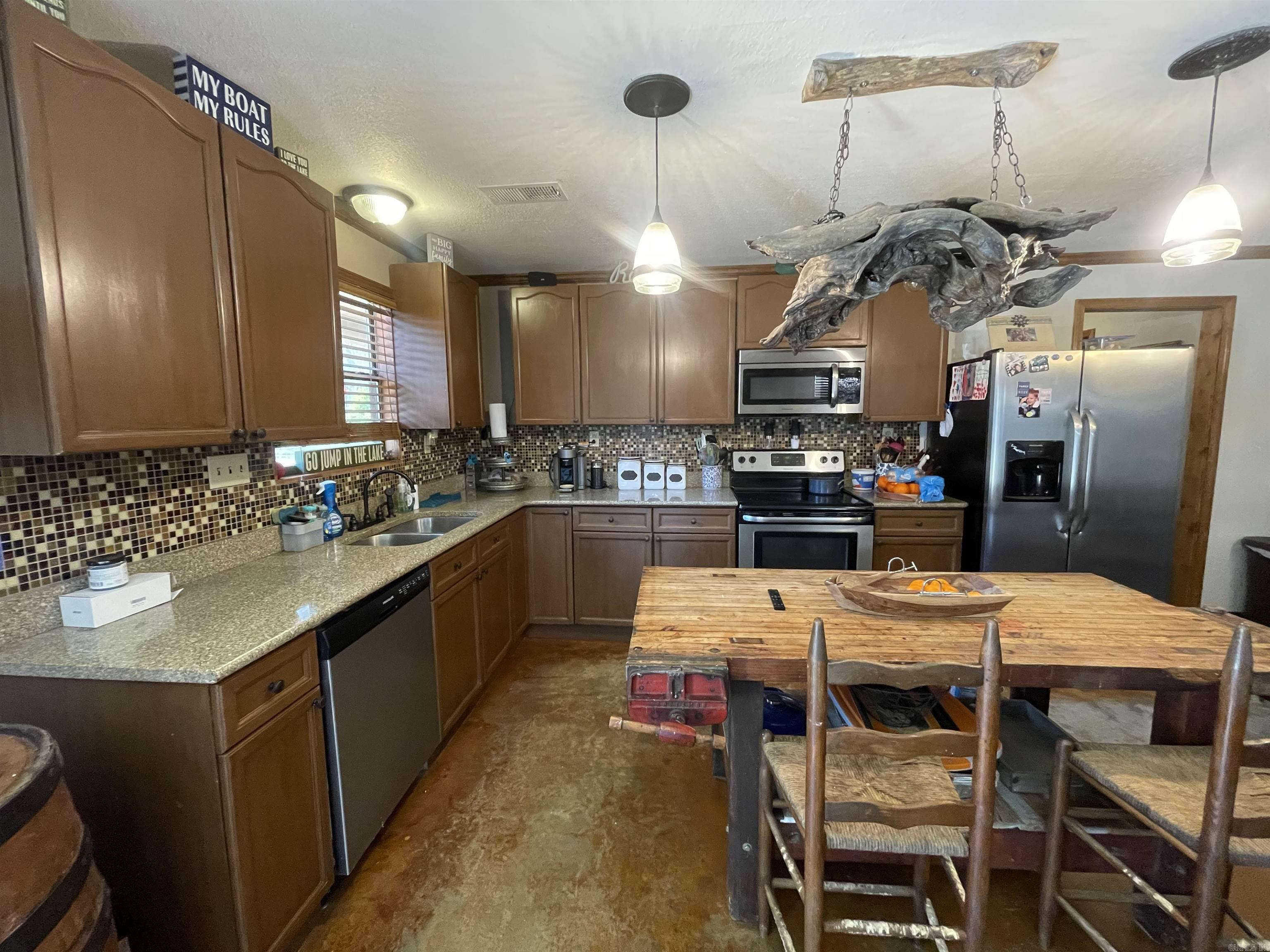 145 Howard Rd.  Higden, AR