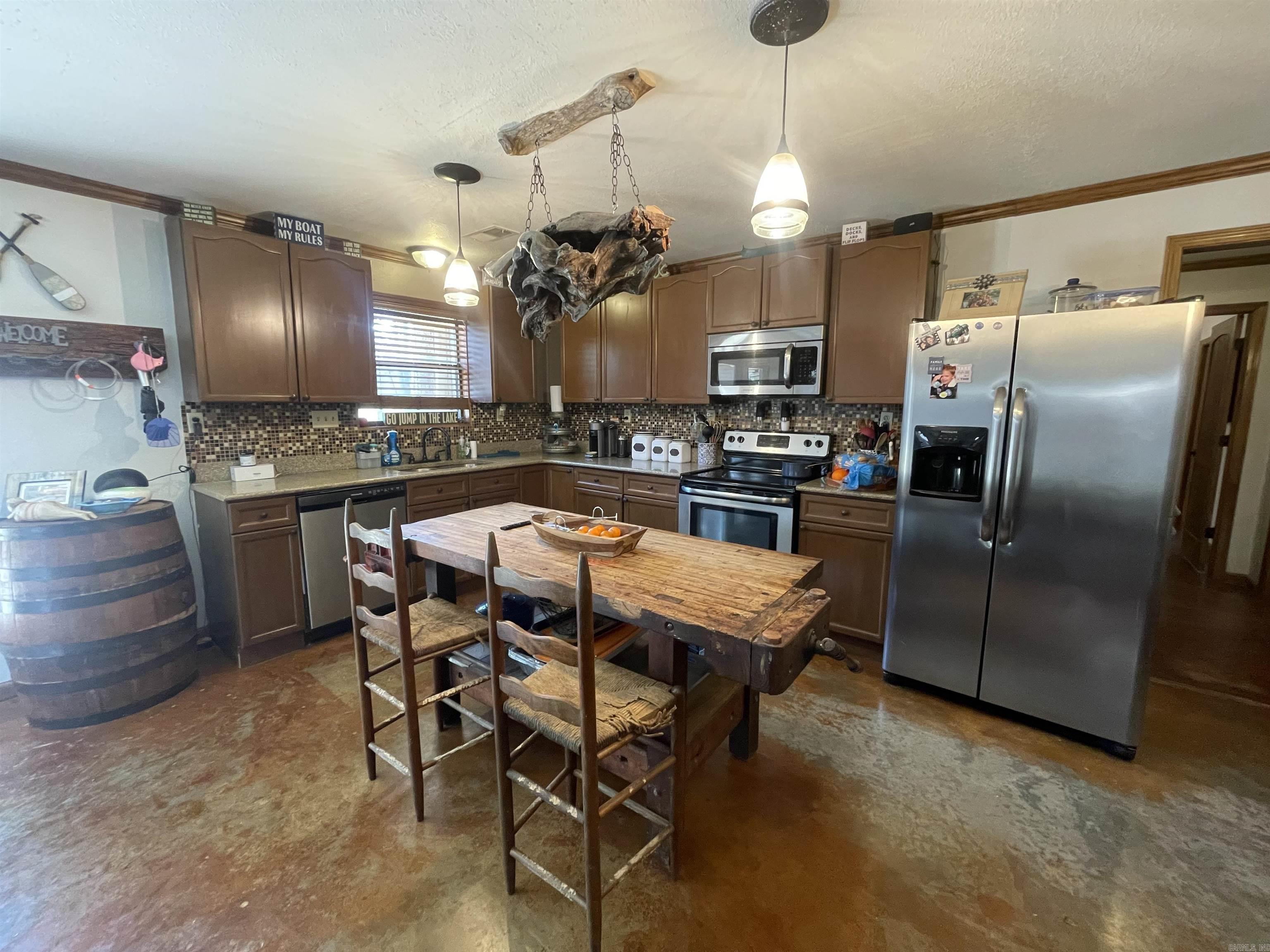 145 Howard Rd.  Higden, AR