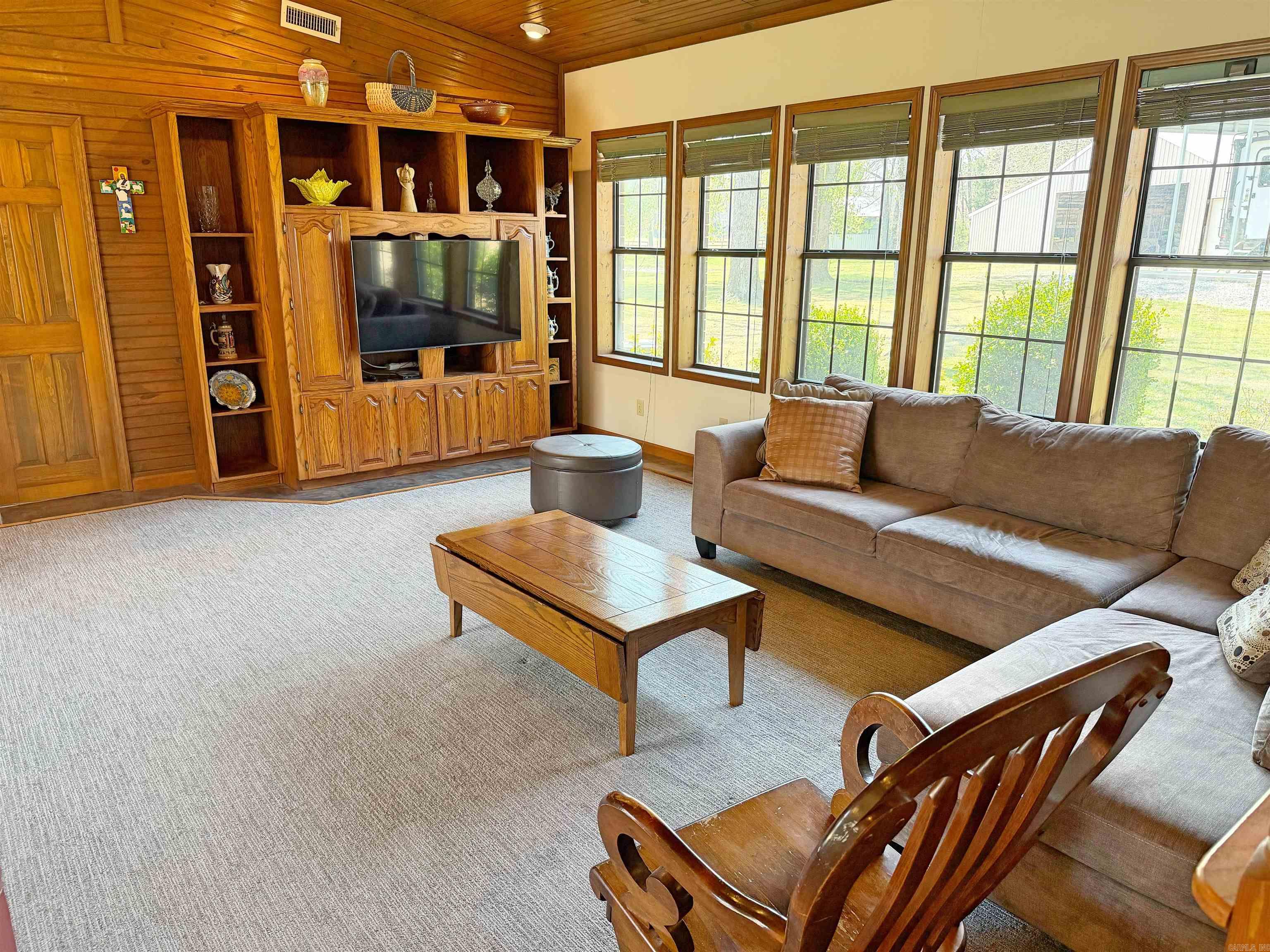 812 Pitard  Mountain View, AR