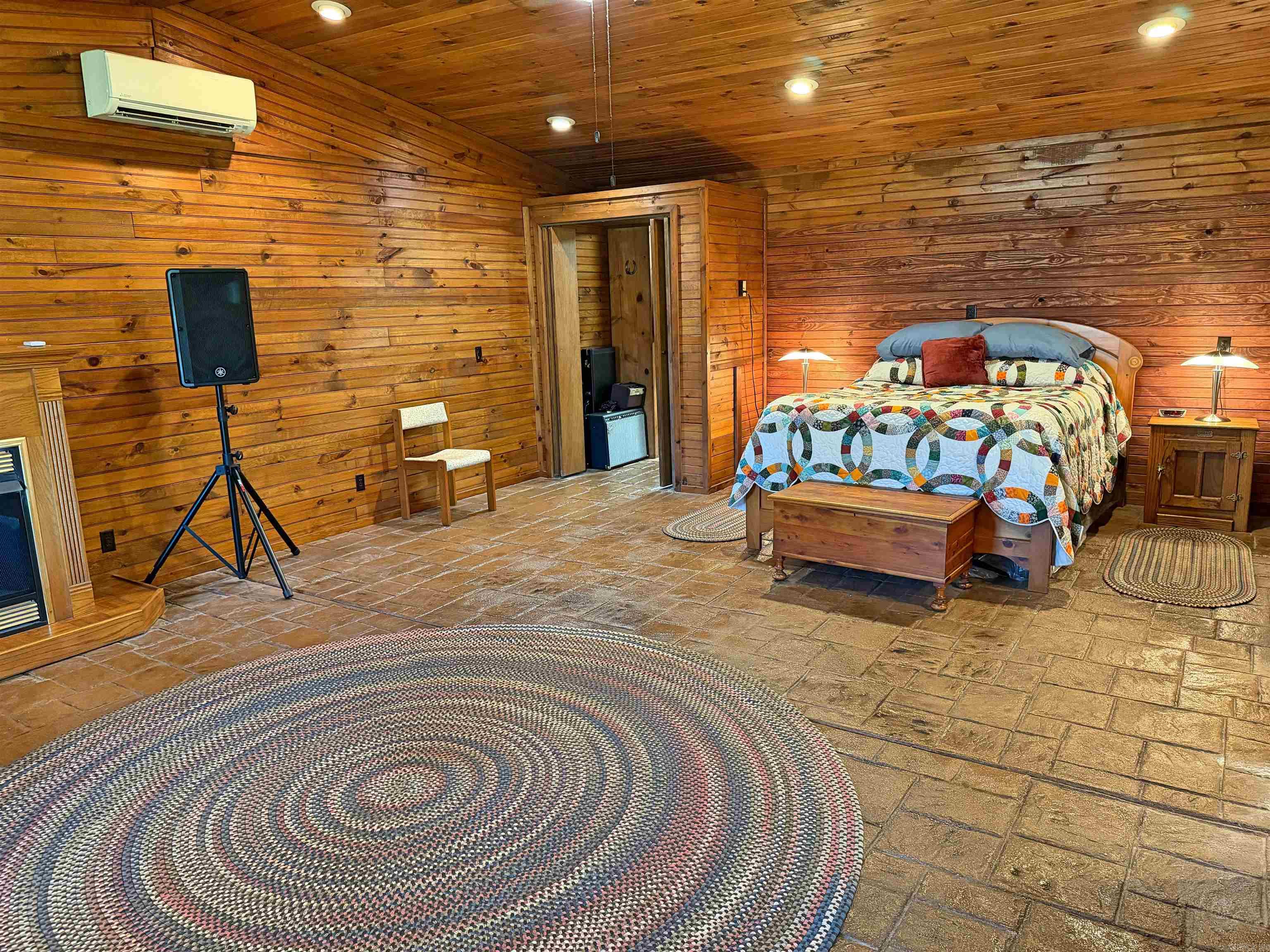 812 Pitard  Mountain View, AR