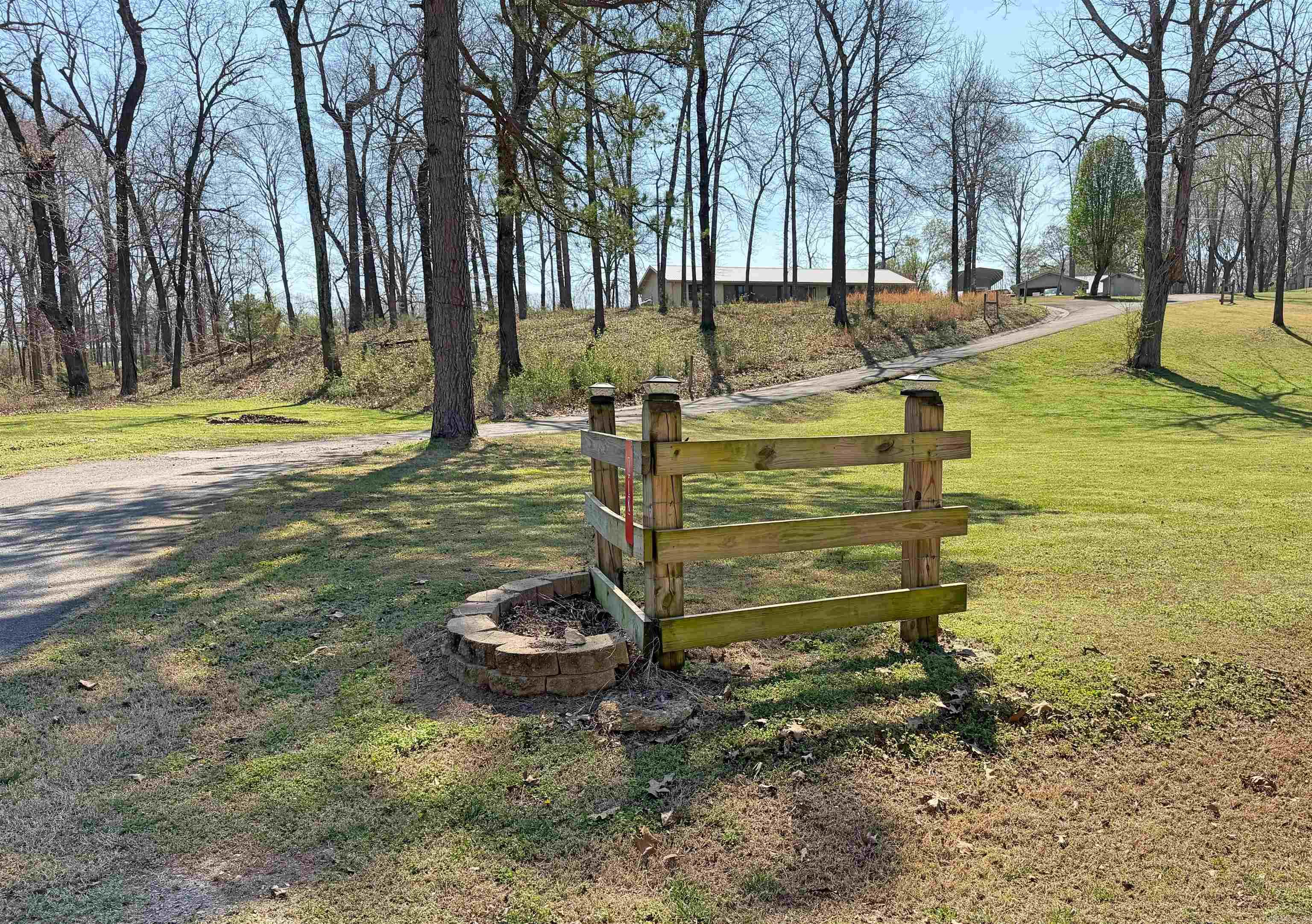 812 Pitard  Mountain View, AR