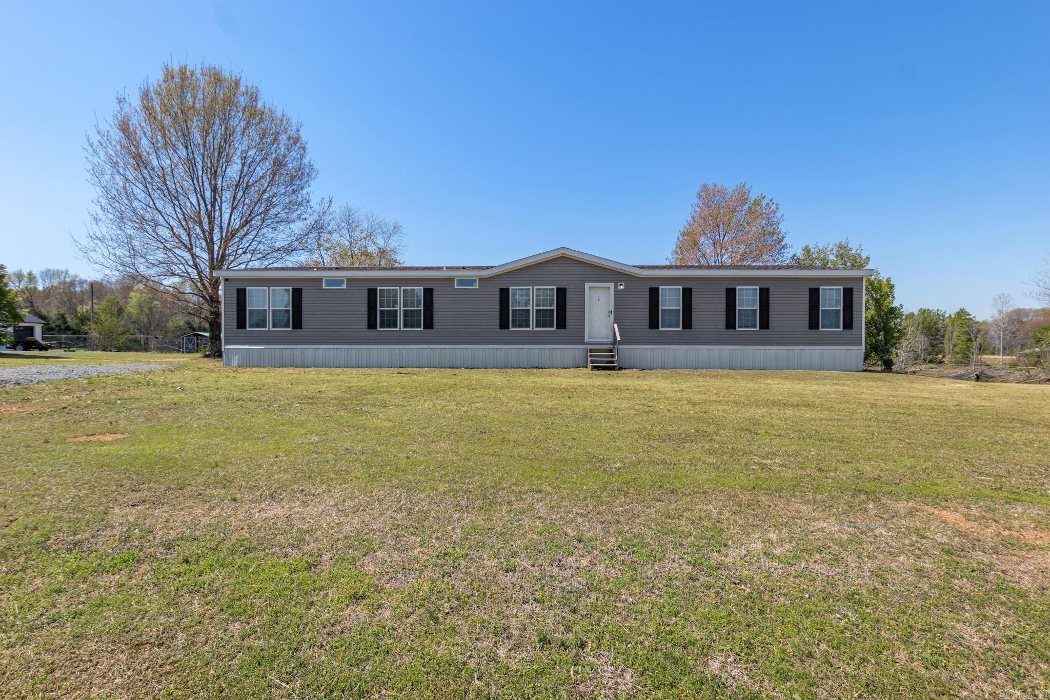 160 Oak Grove  Austin, AR