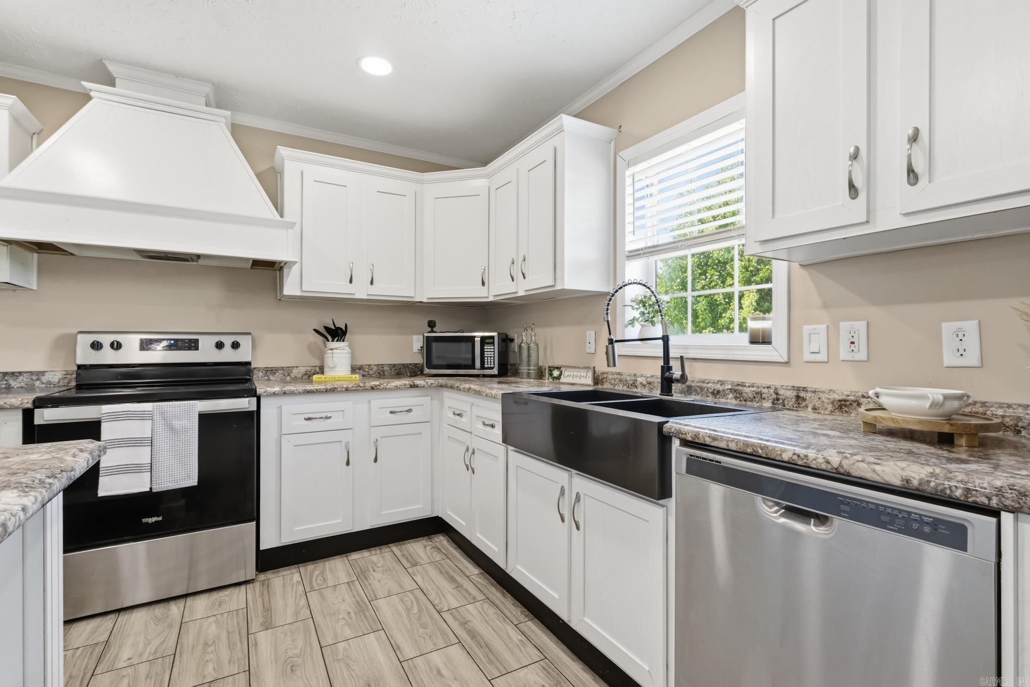 160 Oak Grove  Austin, AR