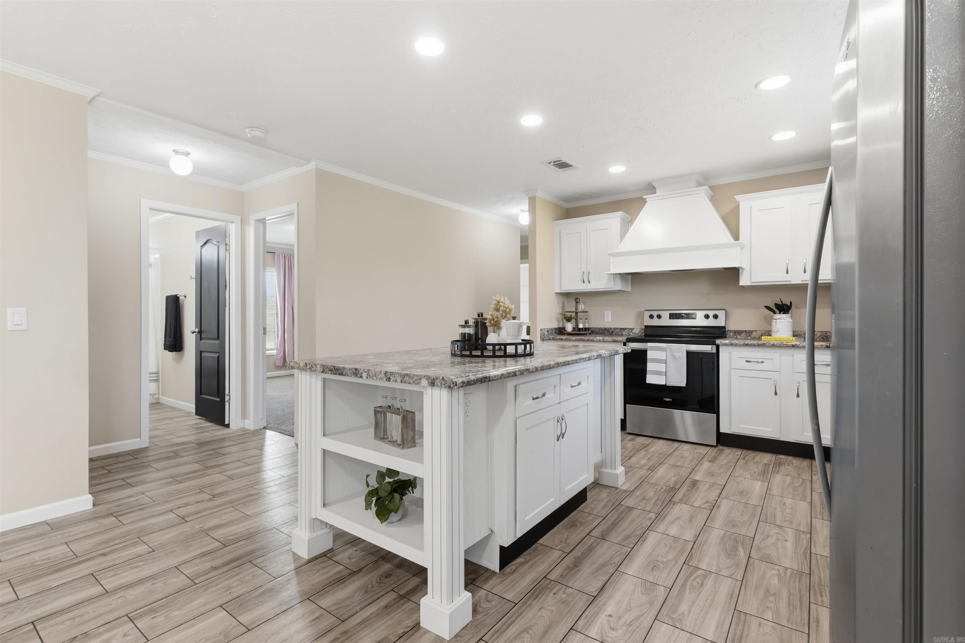 160 Oak Grove  Austin, AR