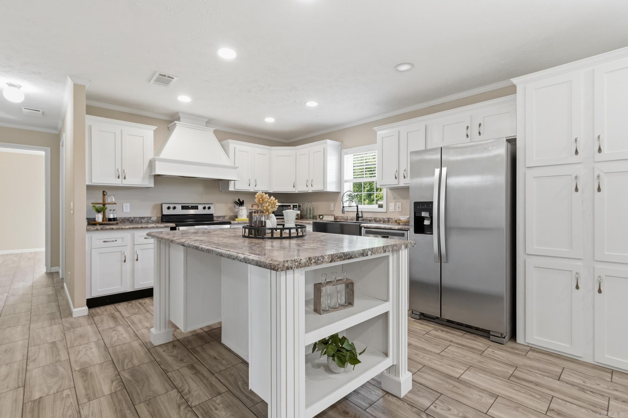 160 Oak Grove  Austin, AR