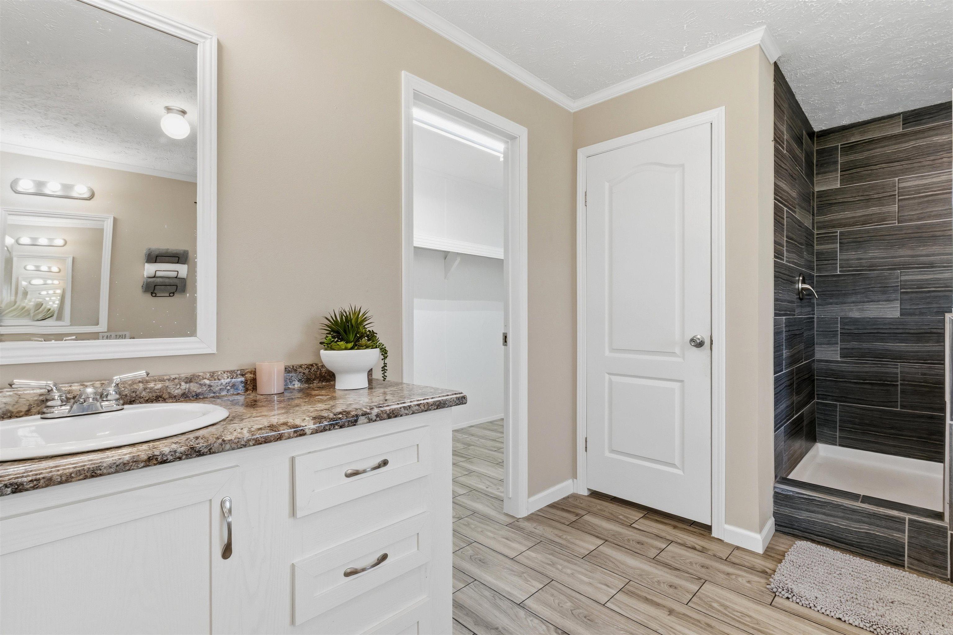 160 Oak Grove  Austin, AR