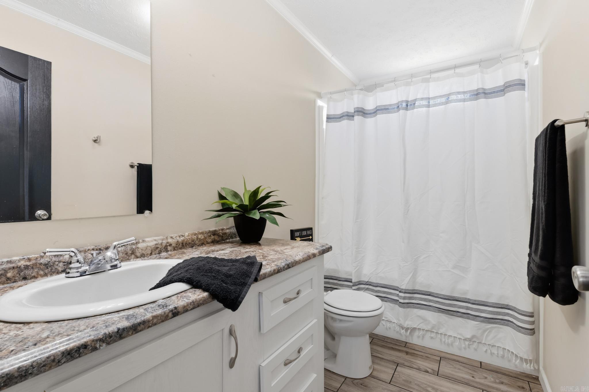 160 Oak Grove  Austin, AR