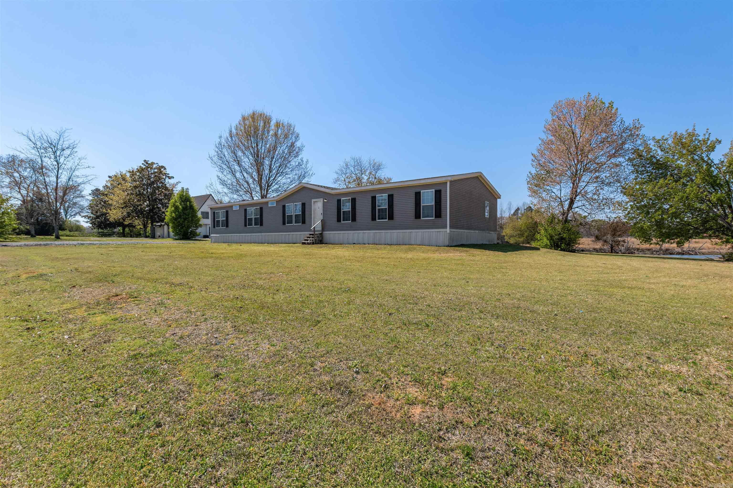 160 Oak Grove  Austin, AR