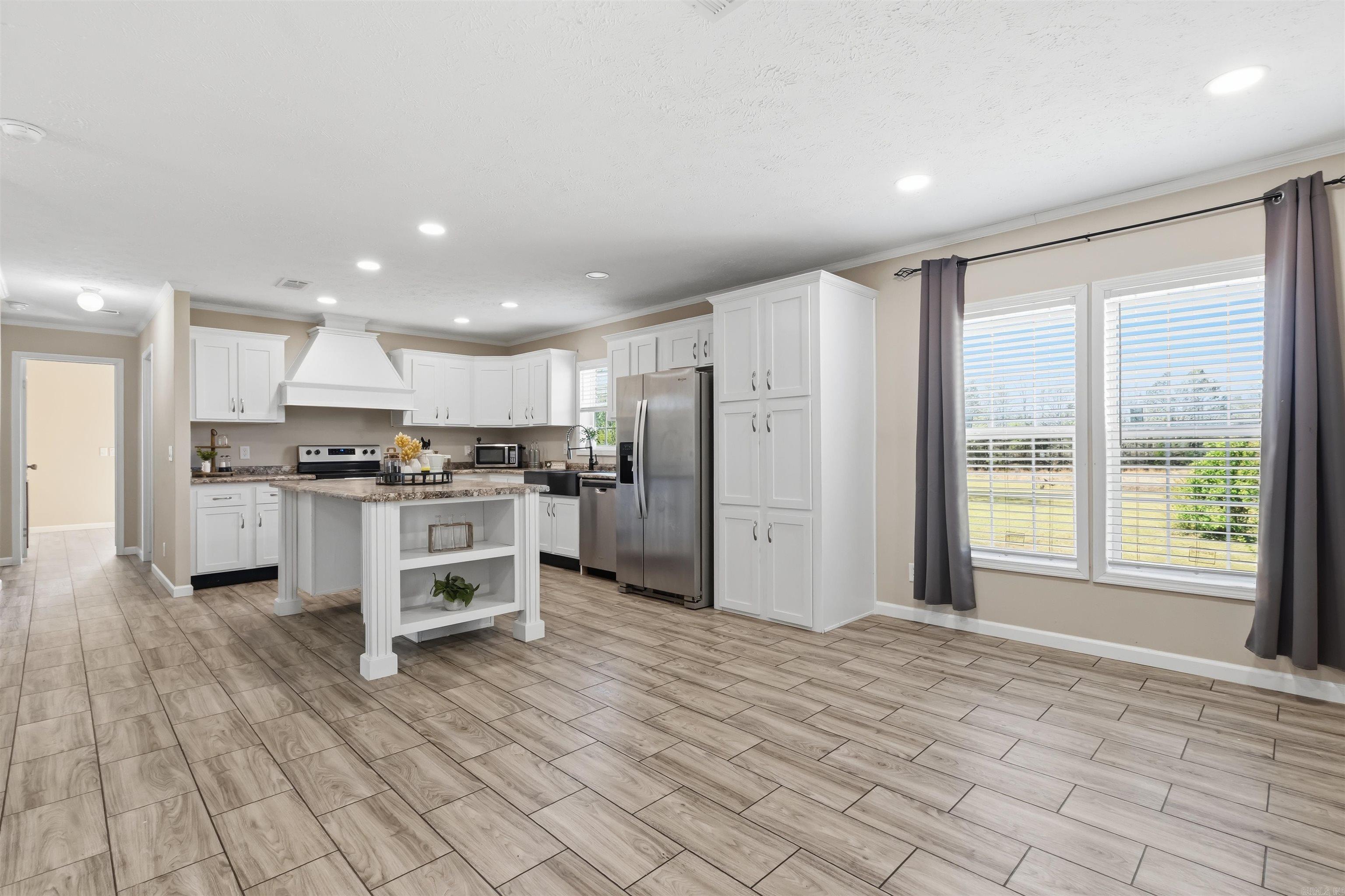 160 Oak Grove  Austin, AR