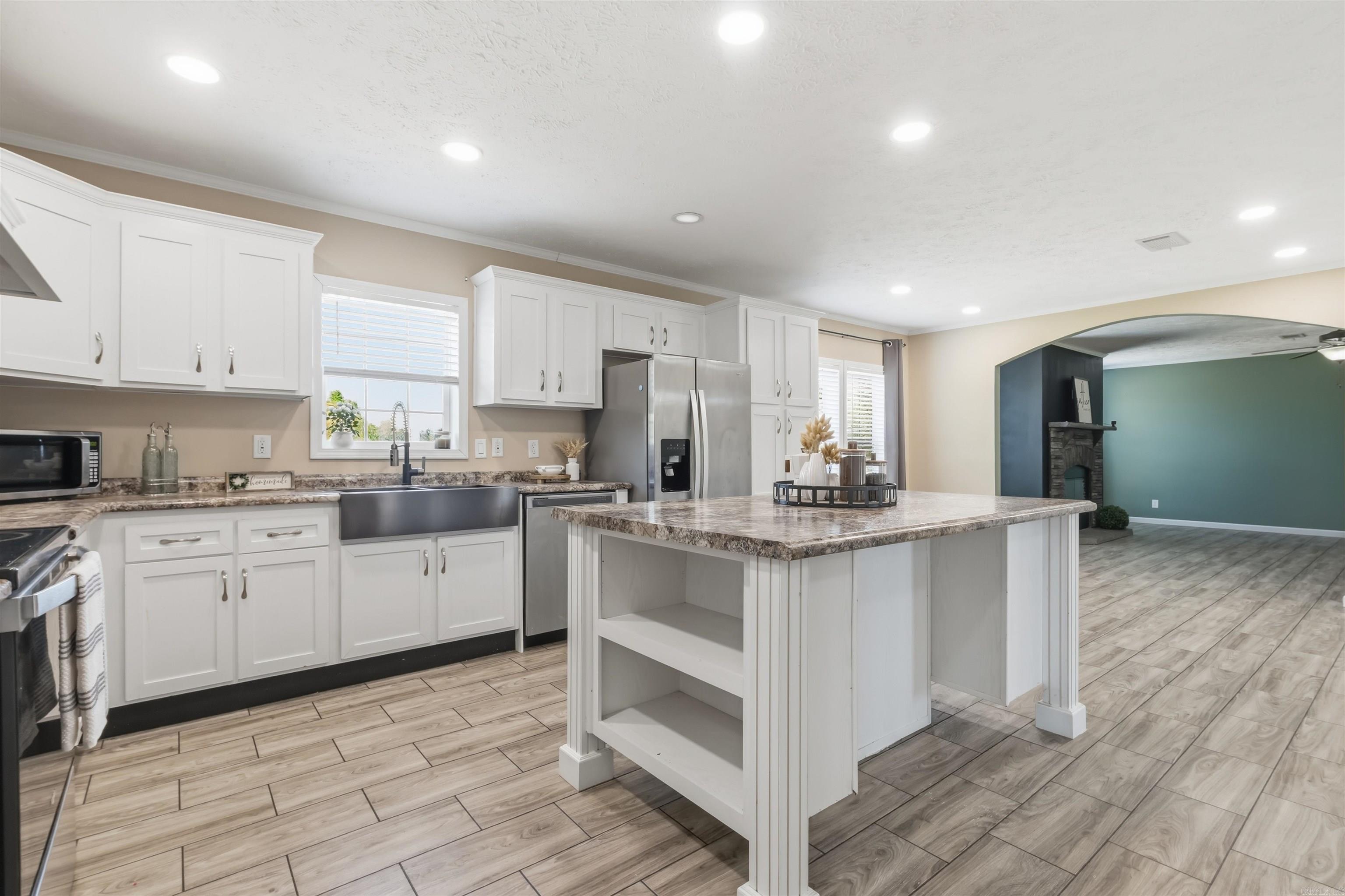 160 Oak Grove  Austin, AR