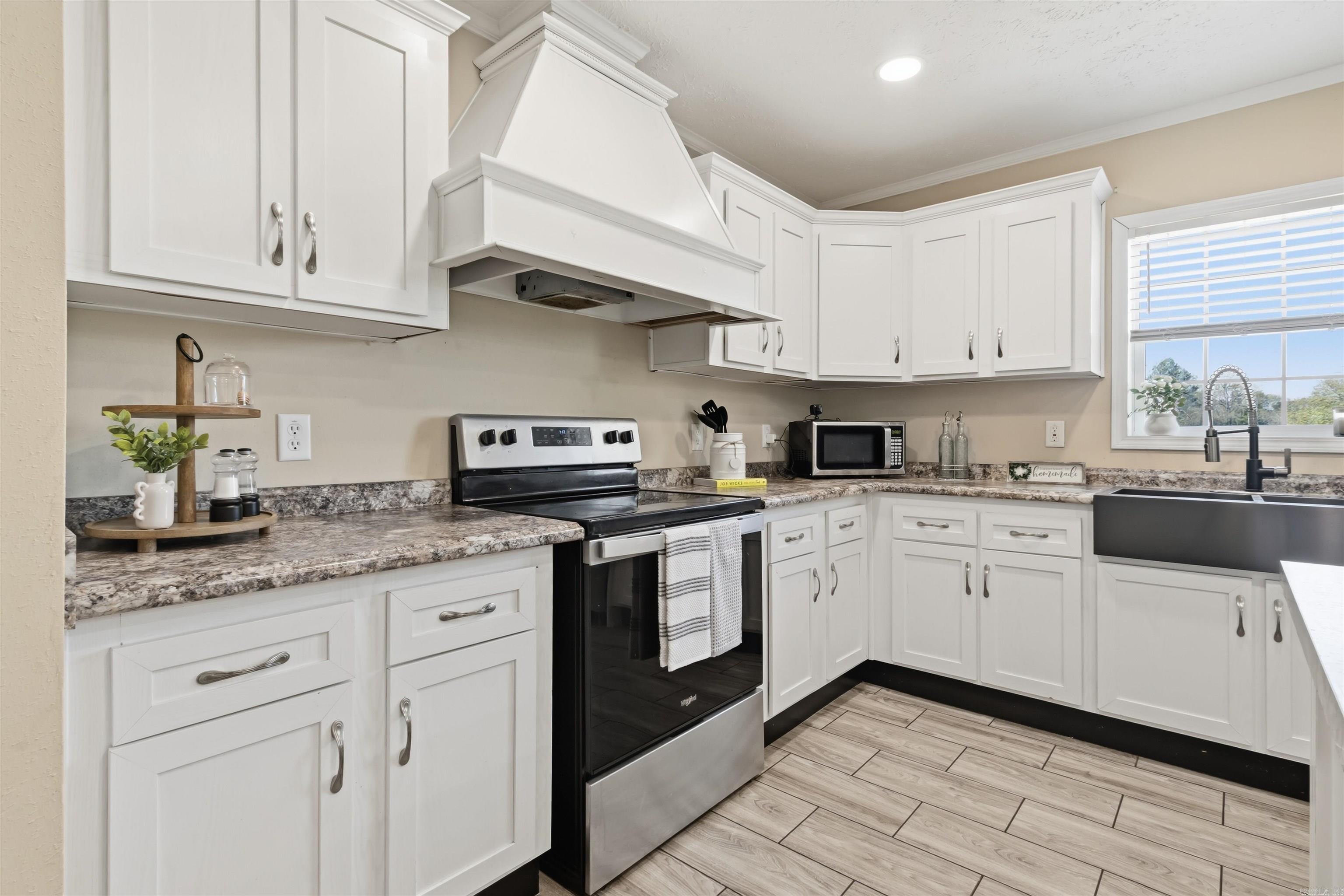 160 Oak Grove  Austin, AR